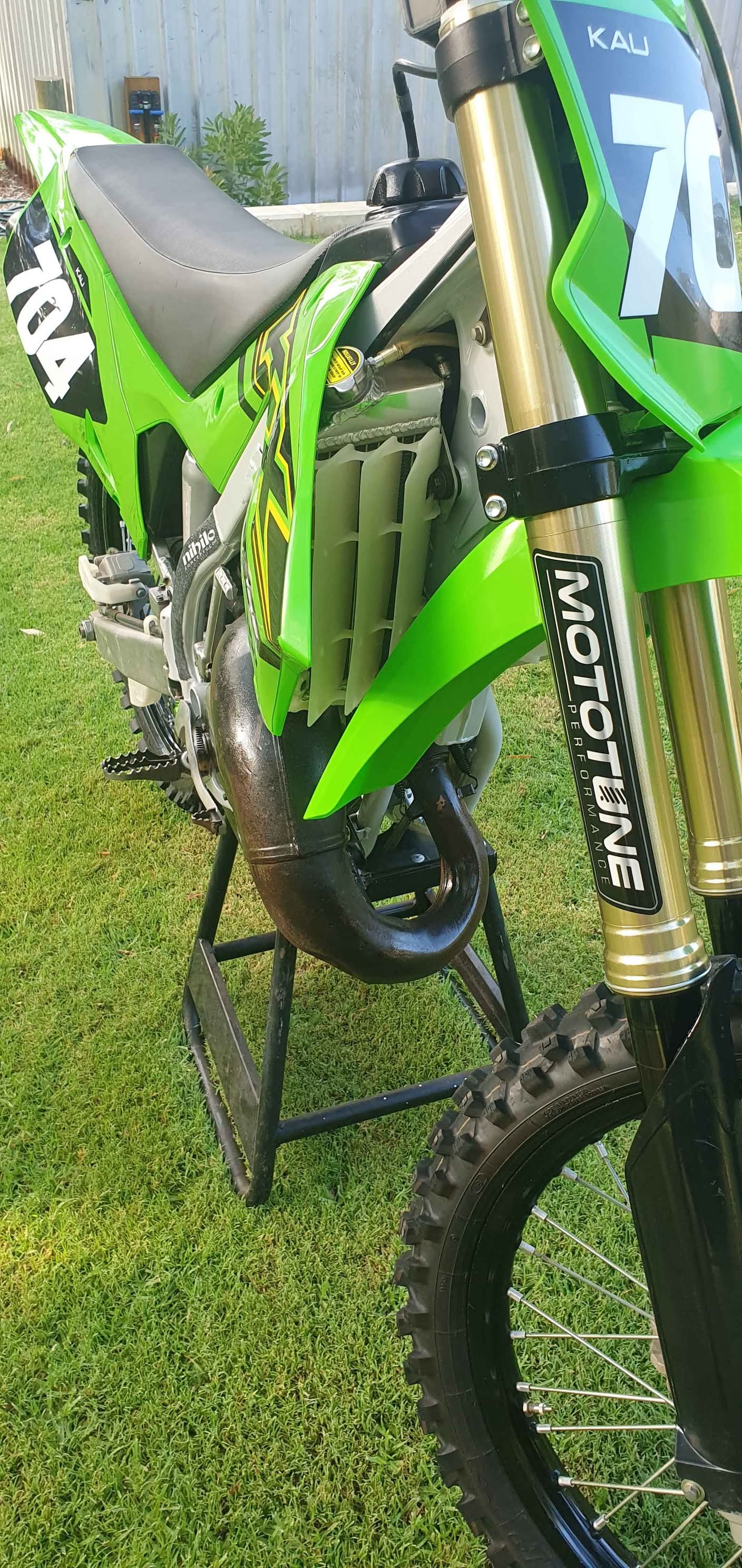Radiator Grille Screens For KX125 & KX250 (1997–2005) – Left & Right Guard Set