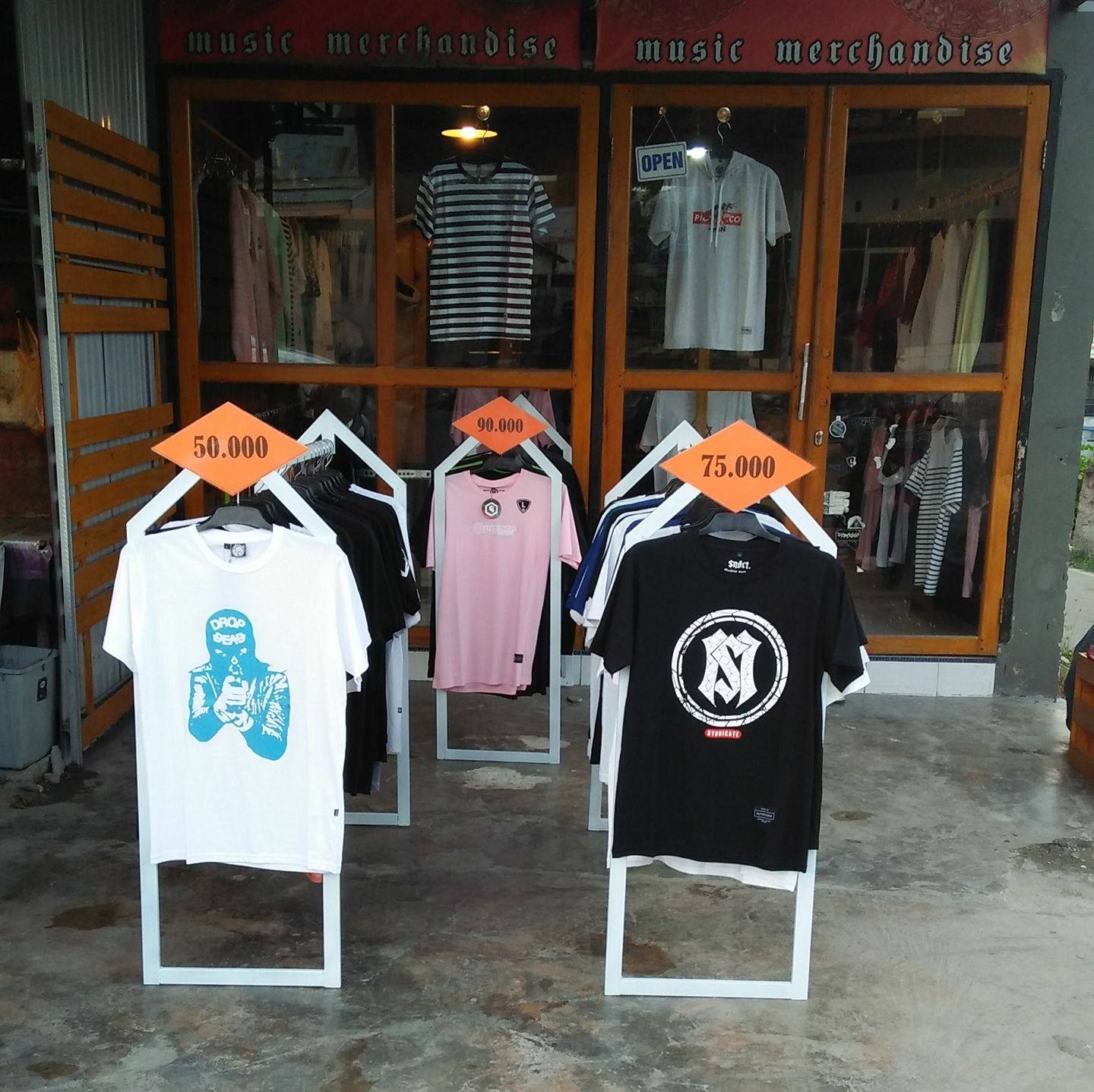Distro syndicate store