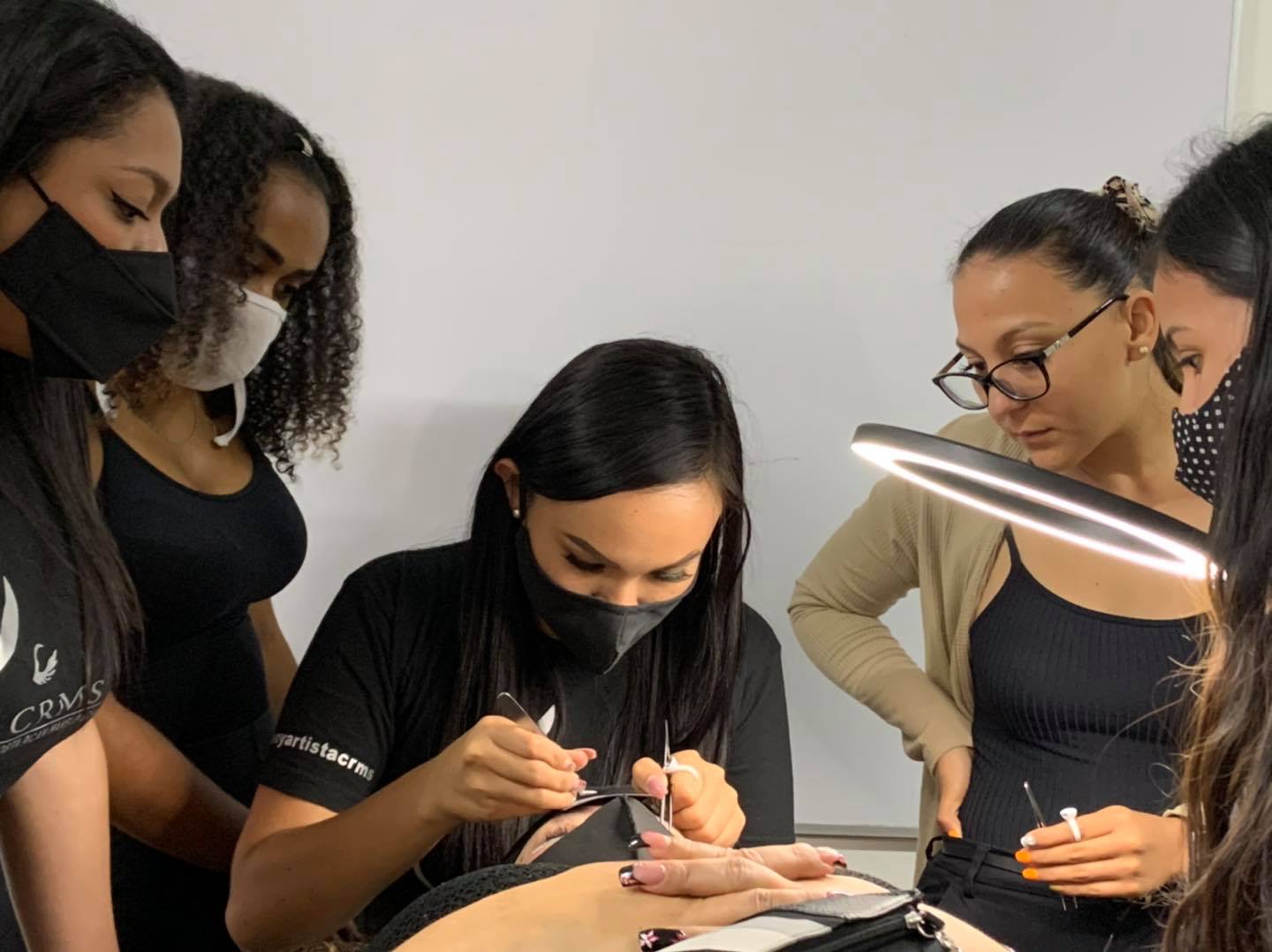 “La primera persona que debe... - Costa Rican Makeup School | Facebook