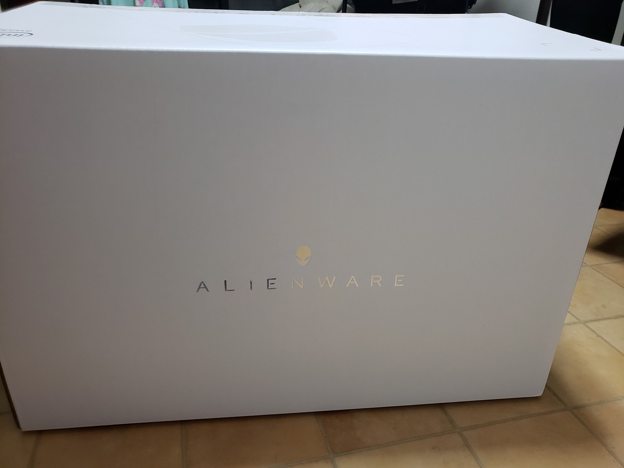 Kazuki TV - New Gaming RIG! The New Alienware Aurora R11!...