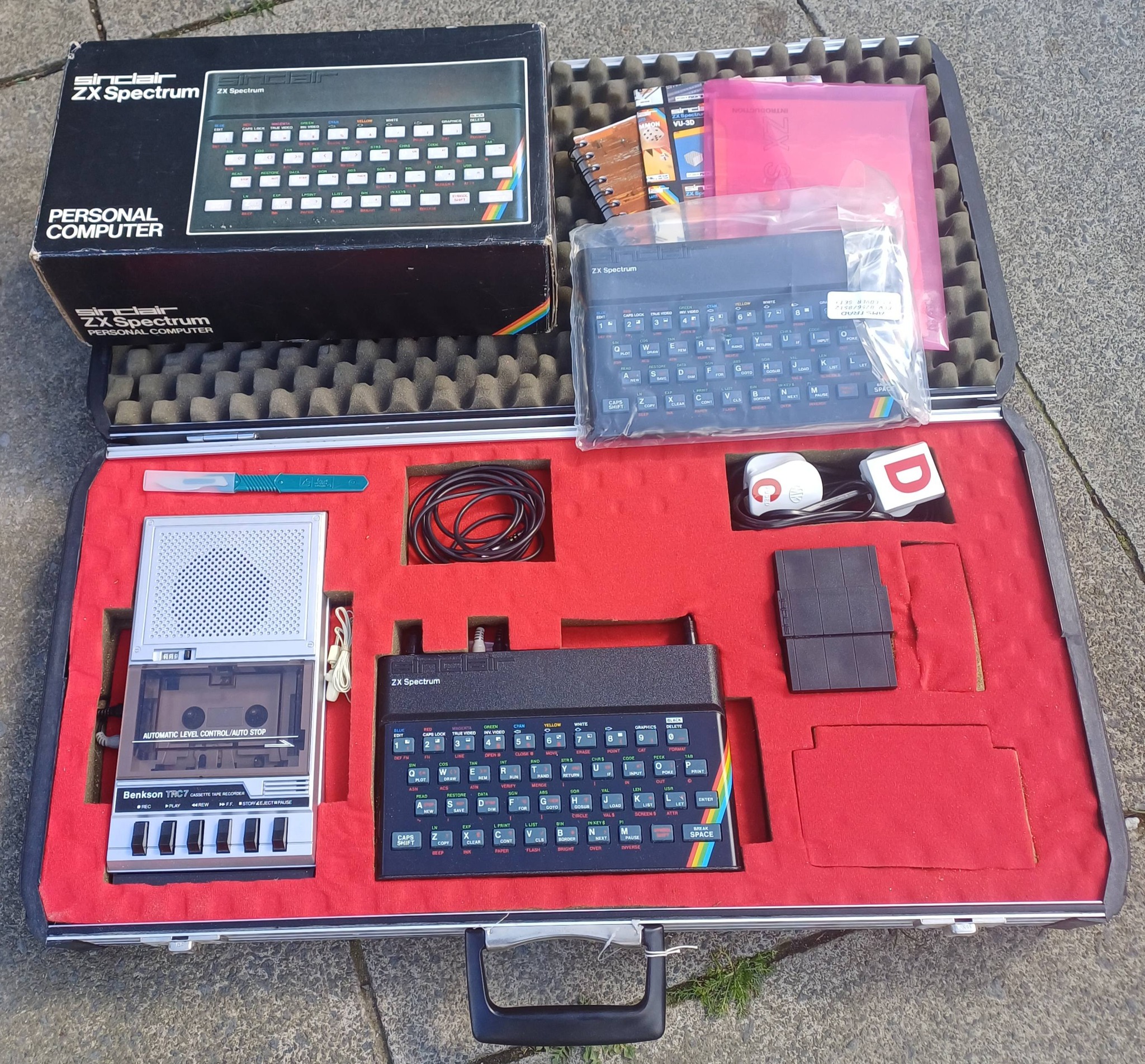Which Sinclair ZX Spectrum model has an assembled in Portugal sticker?