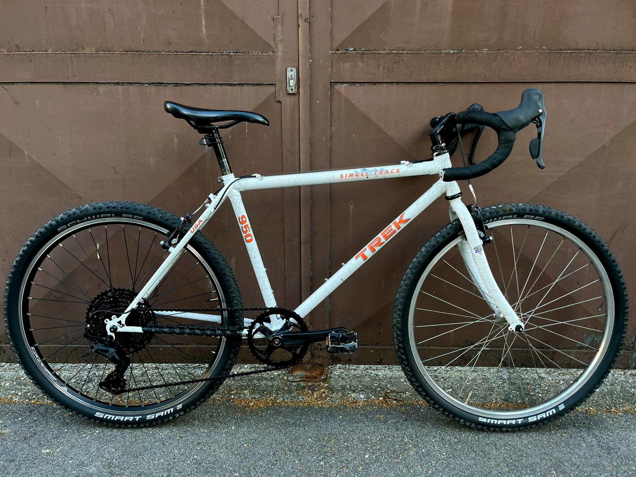 Trek 950 stripped down and without fork. Now I'vw to find
