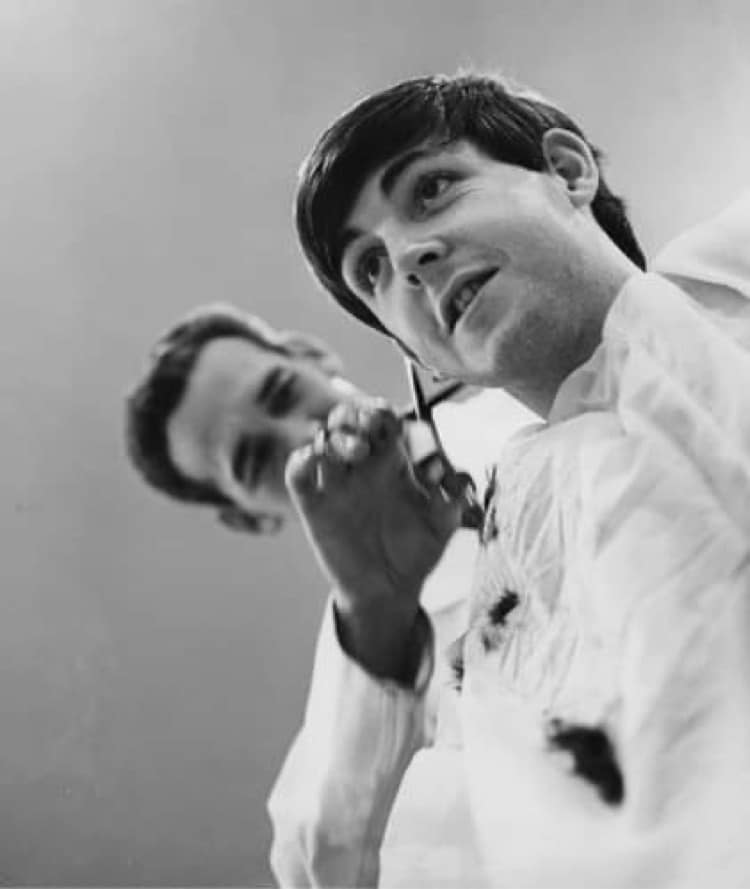 On March 25, 1963, photographer Dezo Hoffmann takes photos of the