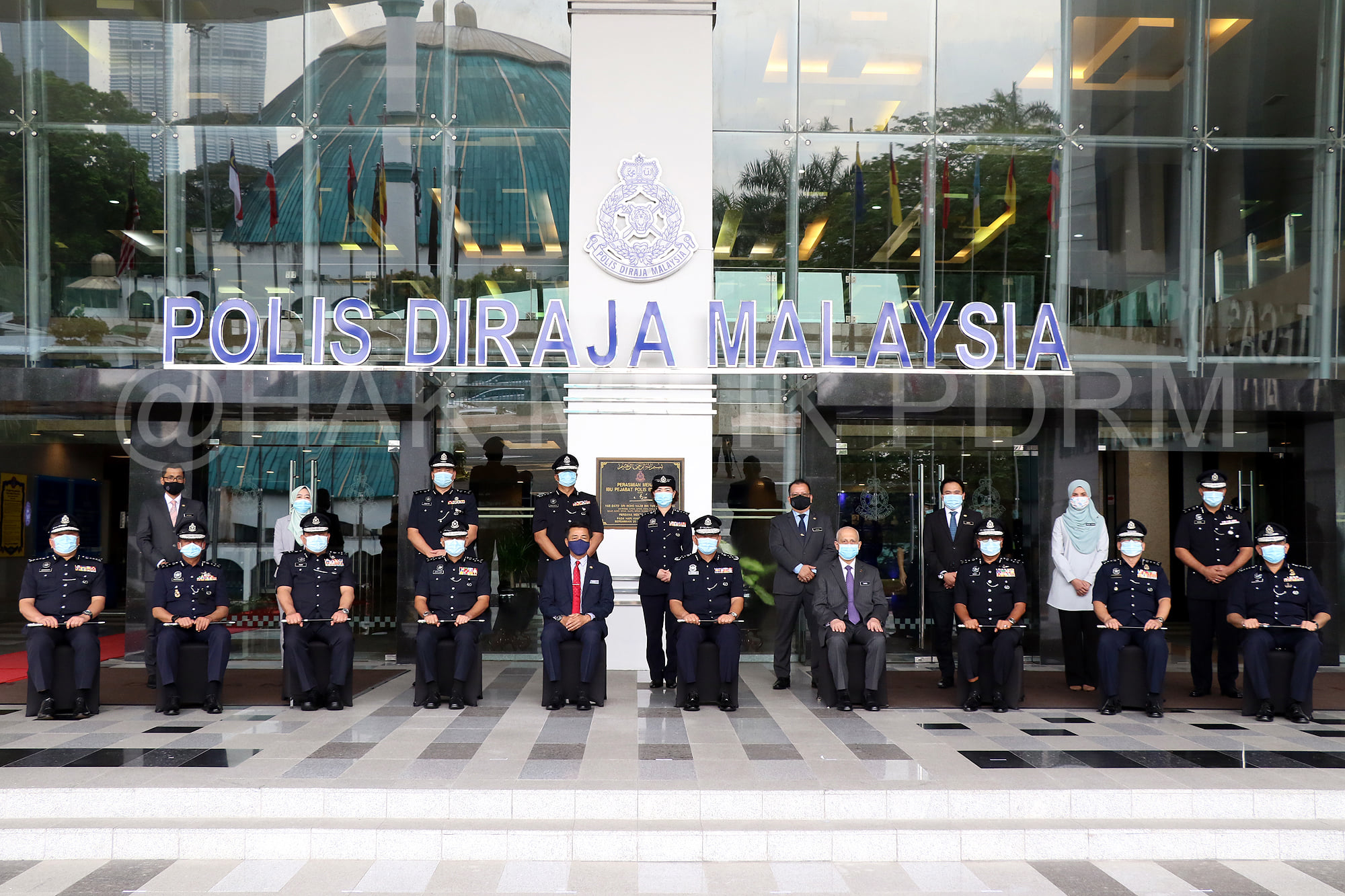 Polis Diraja Malaysia ( Royal Malaysia Police ) - Bergambar kenangan ...