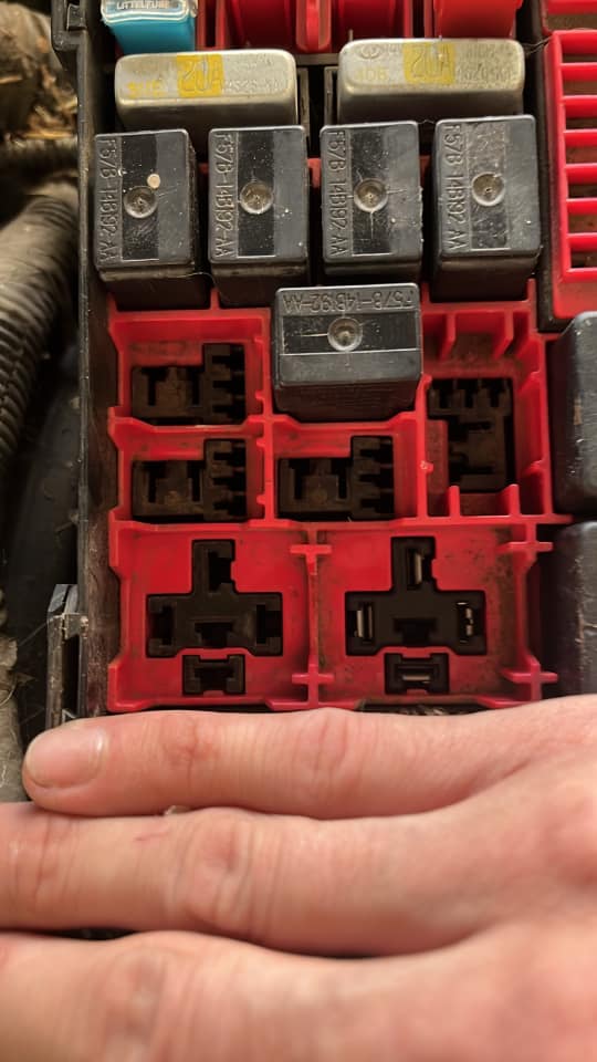 How to fix a 2004 Marquis fuse box?