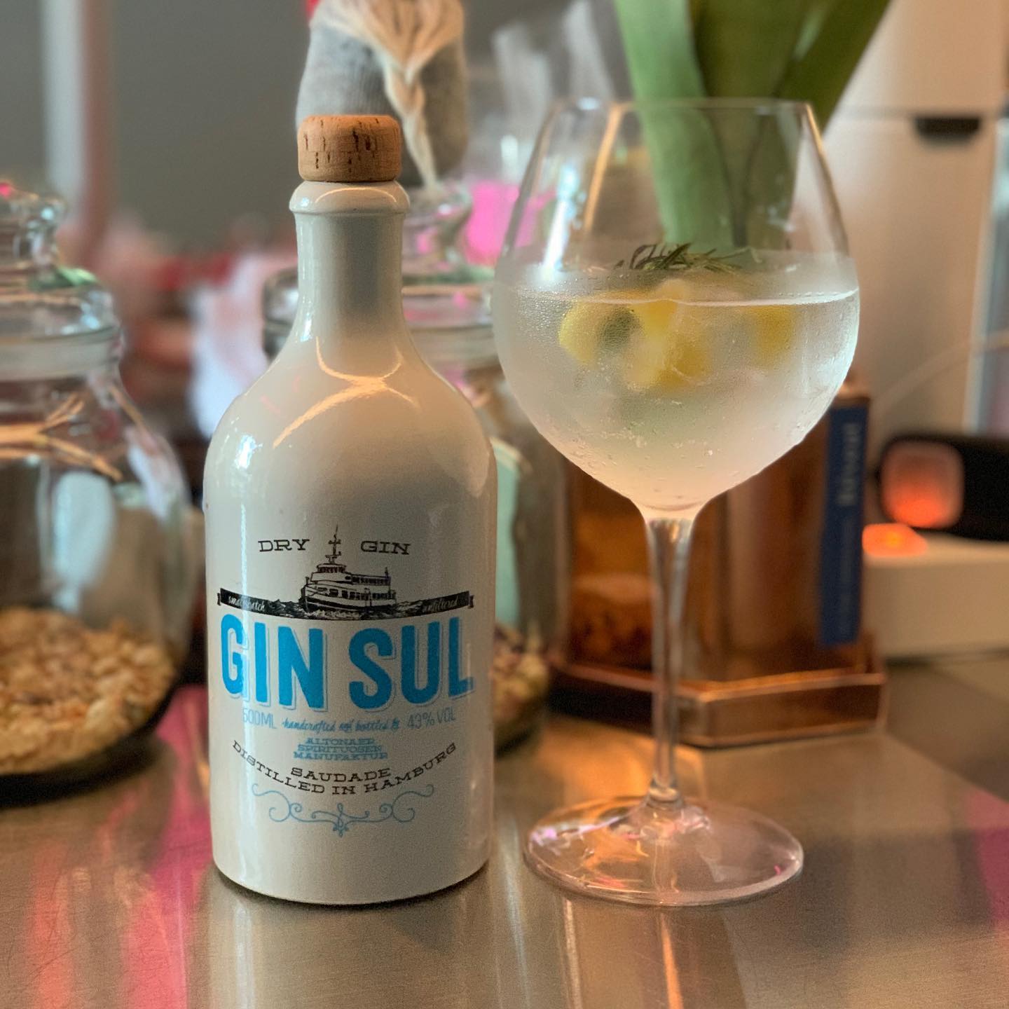 Rêveat_seoul - - Gin Sul 진 술 포르투칼의 해안선에서 영감을 얻어 탄생한 독일의... | Facebook