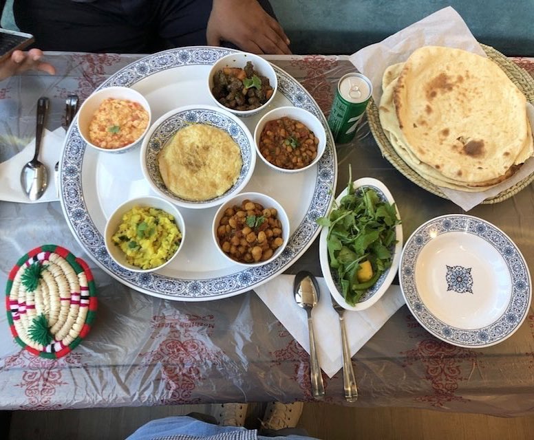 Albairaqcafe - # ' ' حدثني عن اللذاذة، أحدثك عن البيرق 😋 🏻 ️ ' #حمسة ...