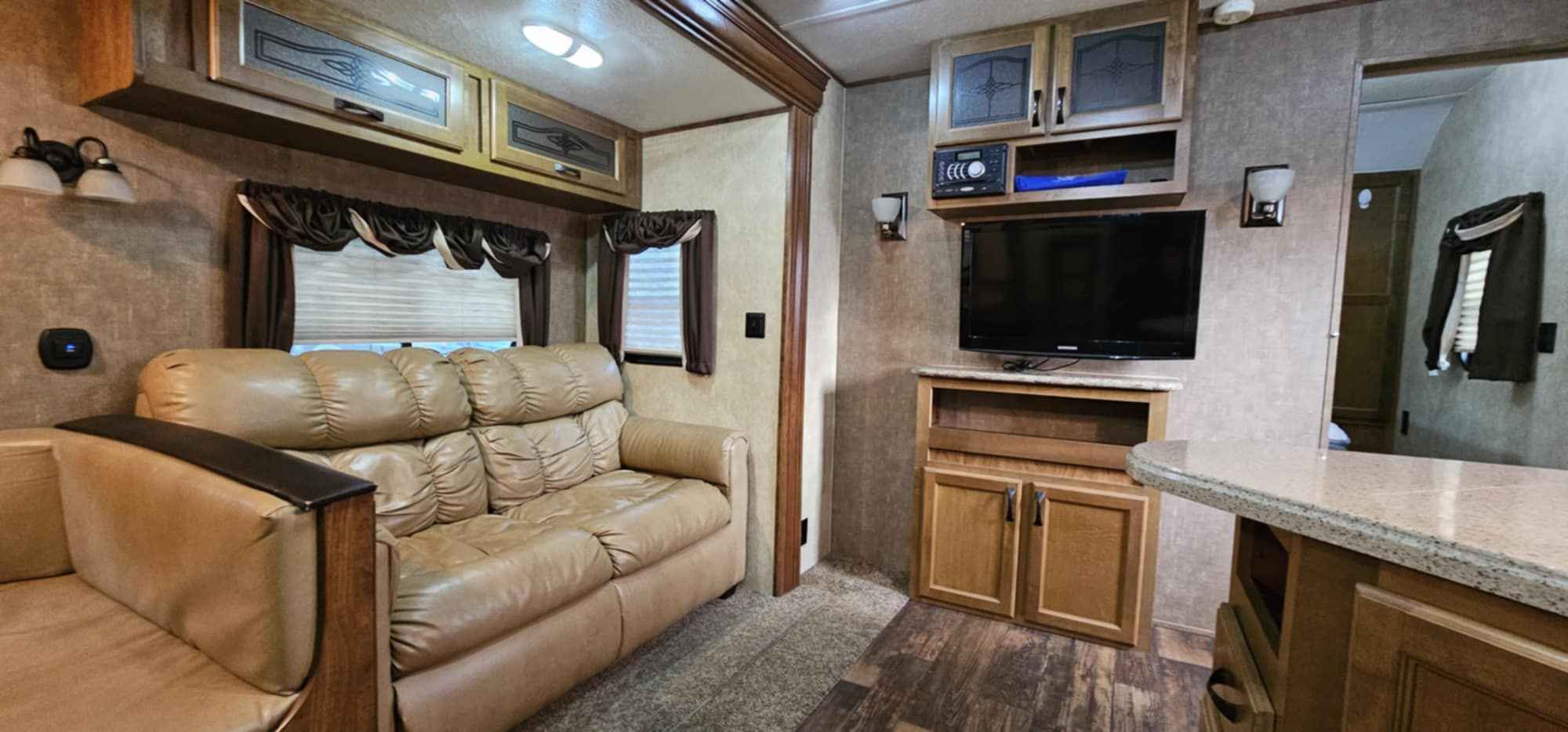 2015 Augusta Flex 28bh Travel Trailer - RVs & Campers - Cranbrook ...