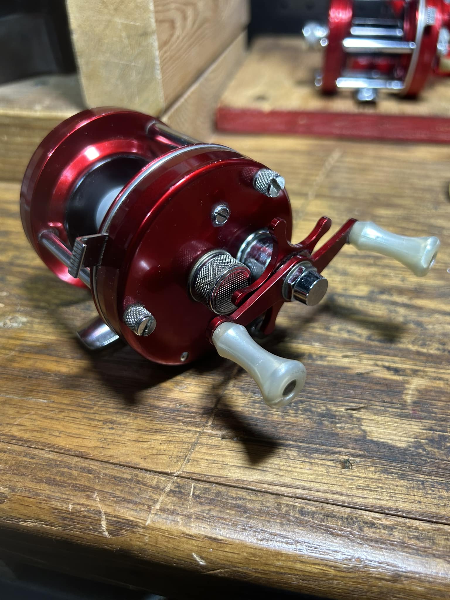 abu garcia ambassadeur 6500cl3 Classic 6500 C3 Striper Special Black Ambassadeur® CS Pro Rocket pulling Carbon Matrix drag reels Model:REVO5 SX LP-L (Lefty)