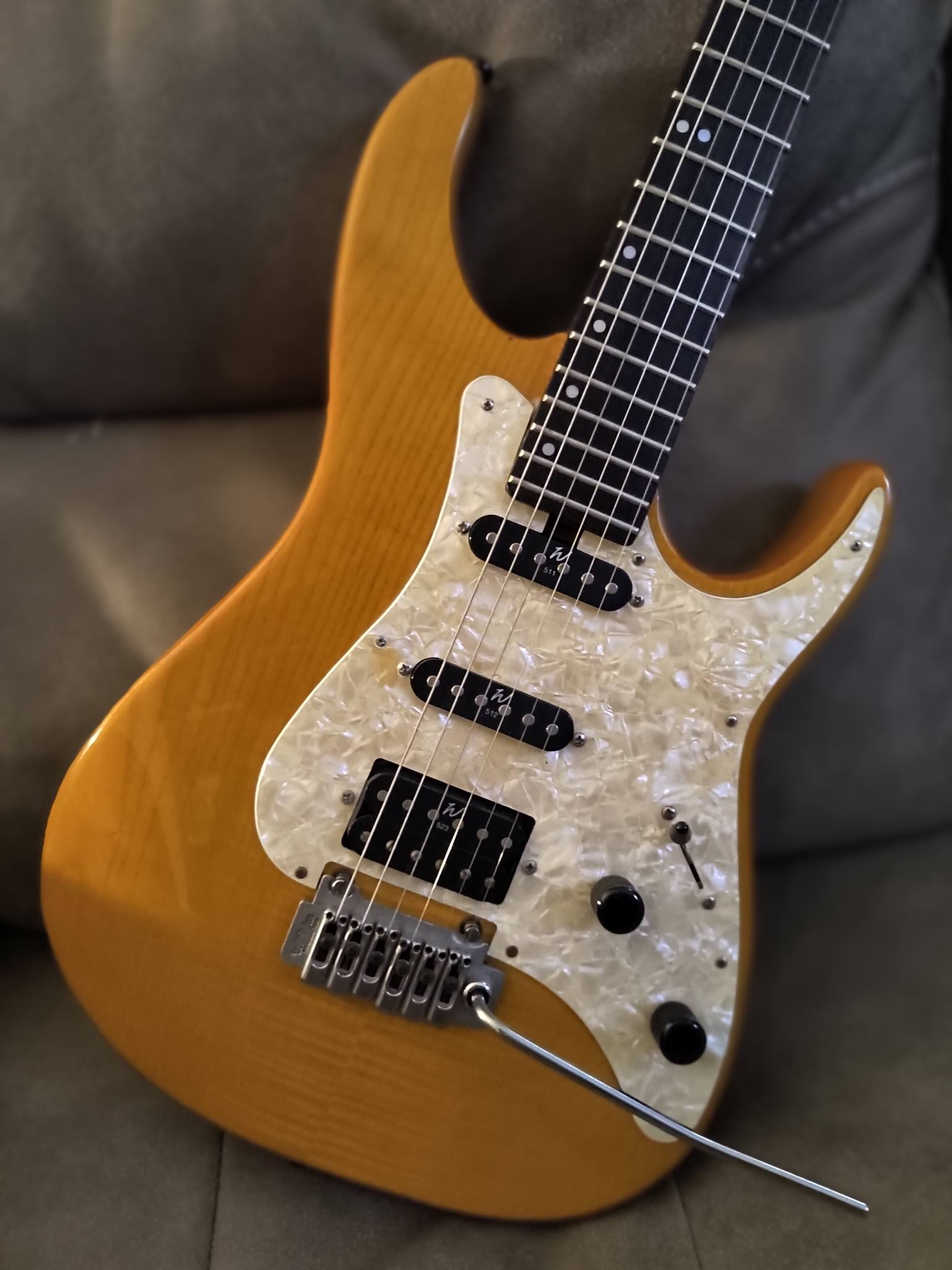 Washburn Mercury guitar setup with GHS 9-42 strings and EMG HZ