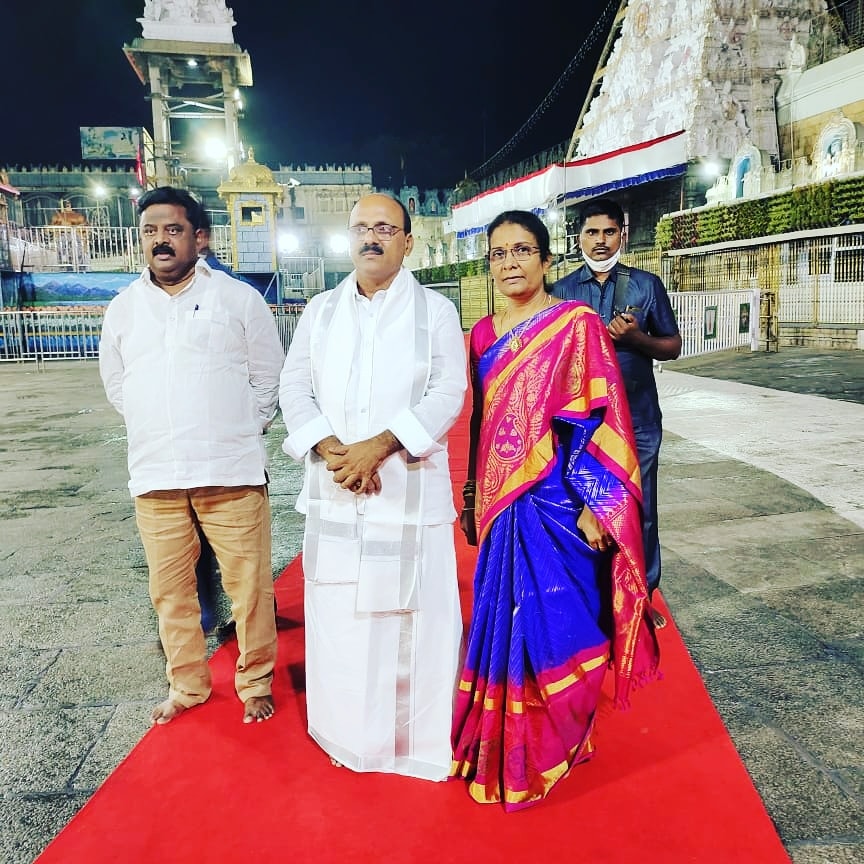 Meda Mallikarjuna Reddy - సతి సమేతంగా కలియుగ దైవం తిరుమల శ్రీ ...