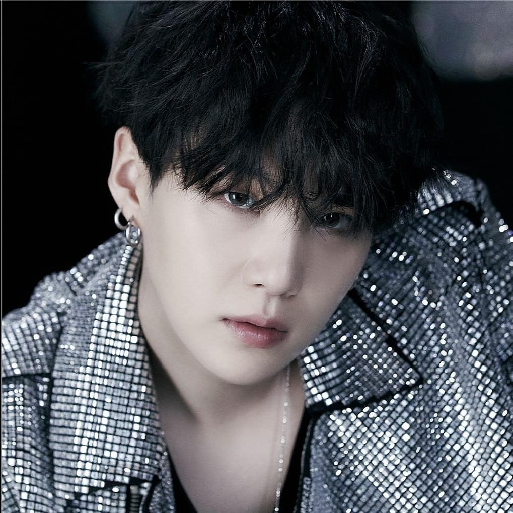 BTS MAP OF THE SOUL ON:E CONCEPT PHOTOBOOK ROUTE VER [YOUTH] . Are