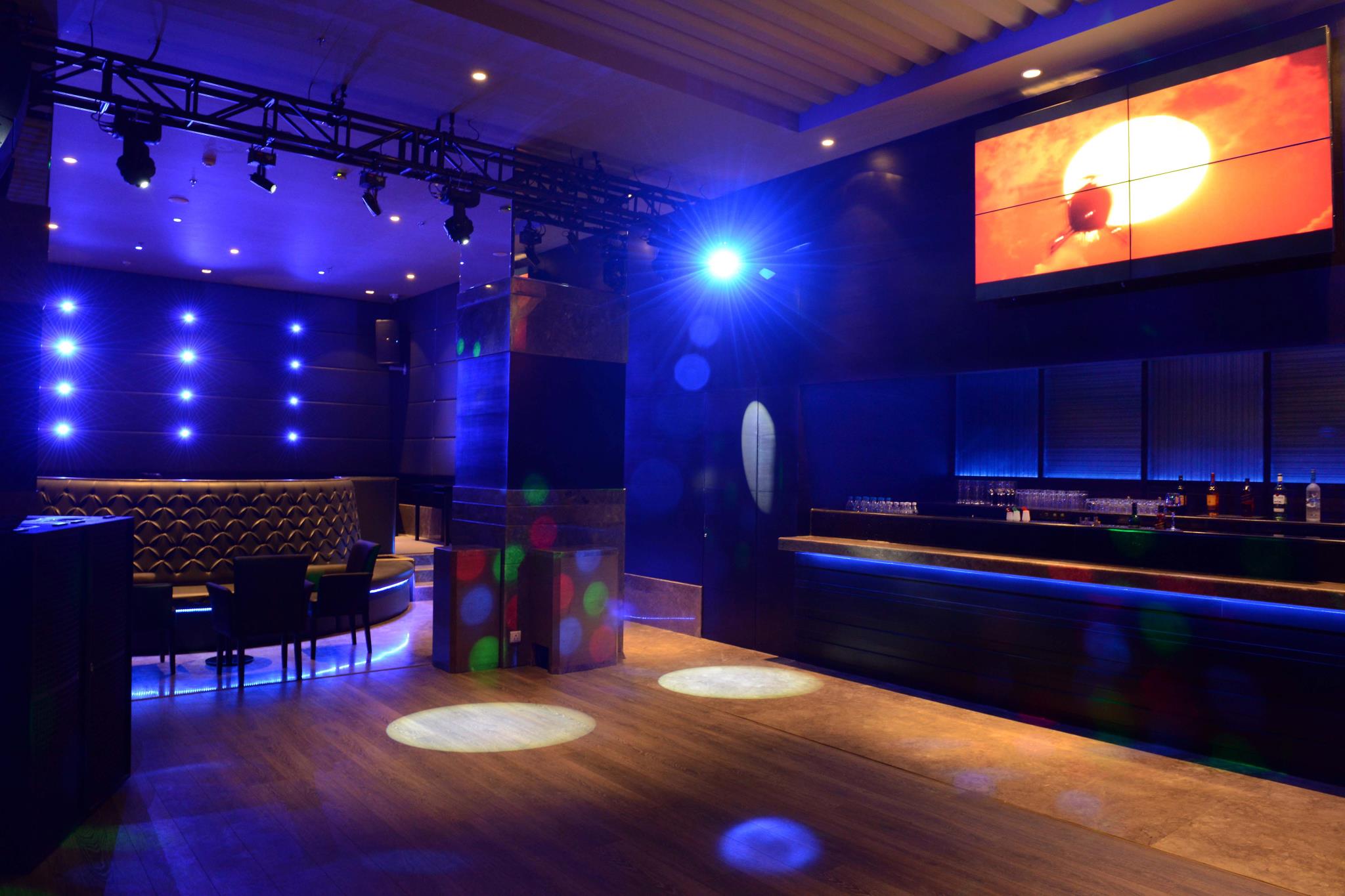 Pulse - Radisson Blu Hotel Egmore , City Centre | Chennai