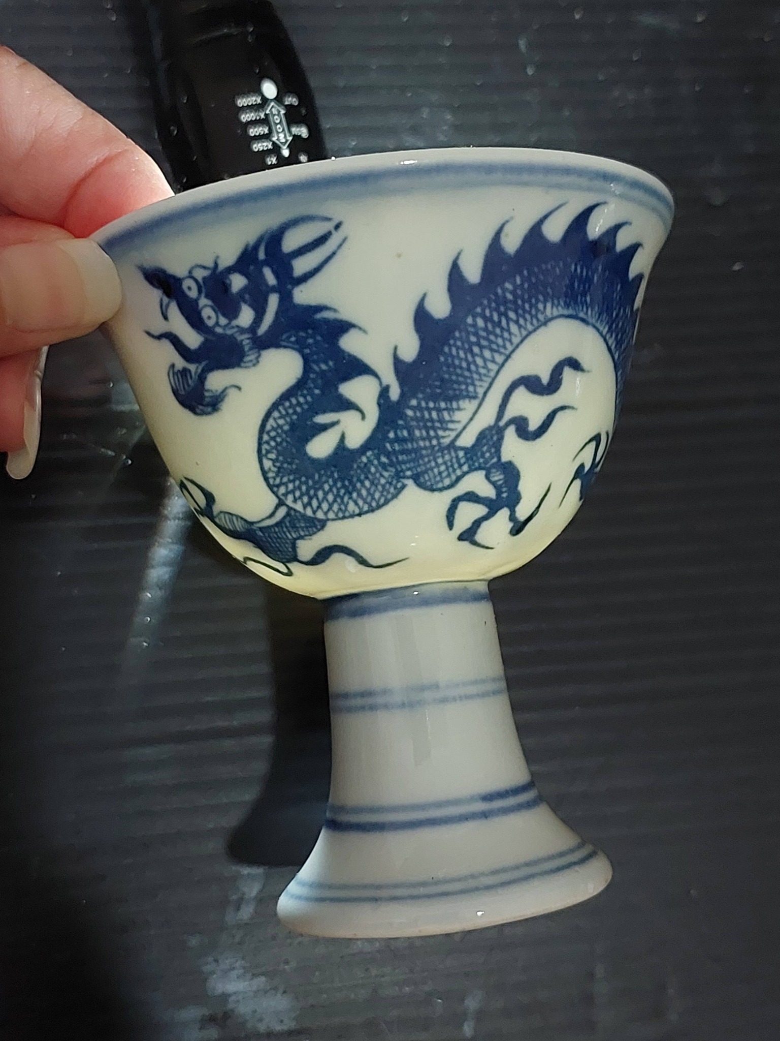 青花龙纹杯
