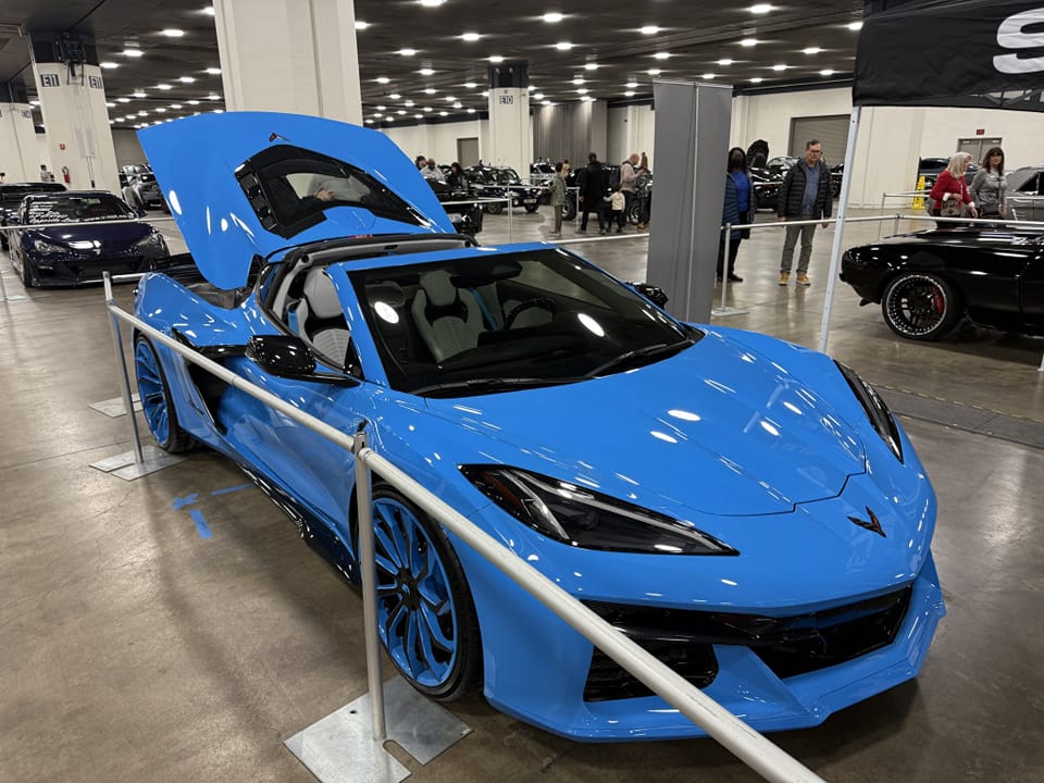Jahmyr Gibbses Honolulu blue Corvette