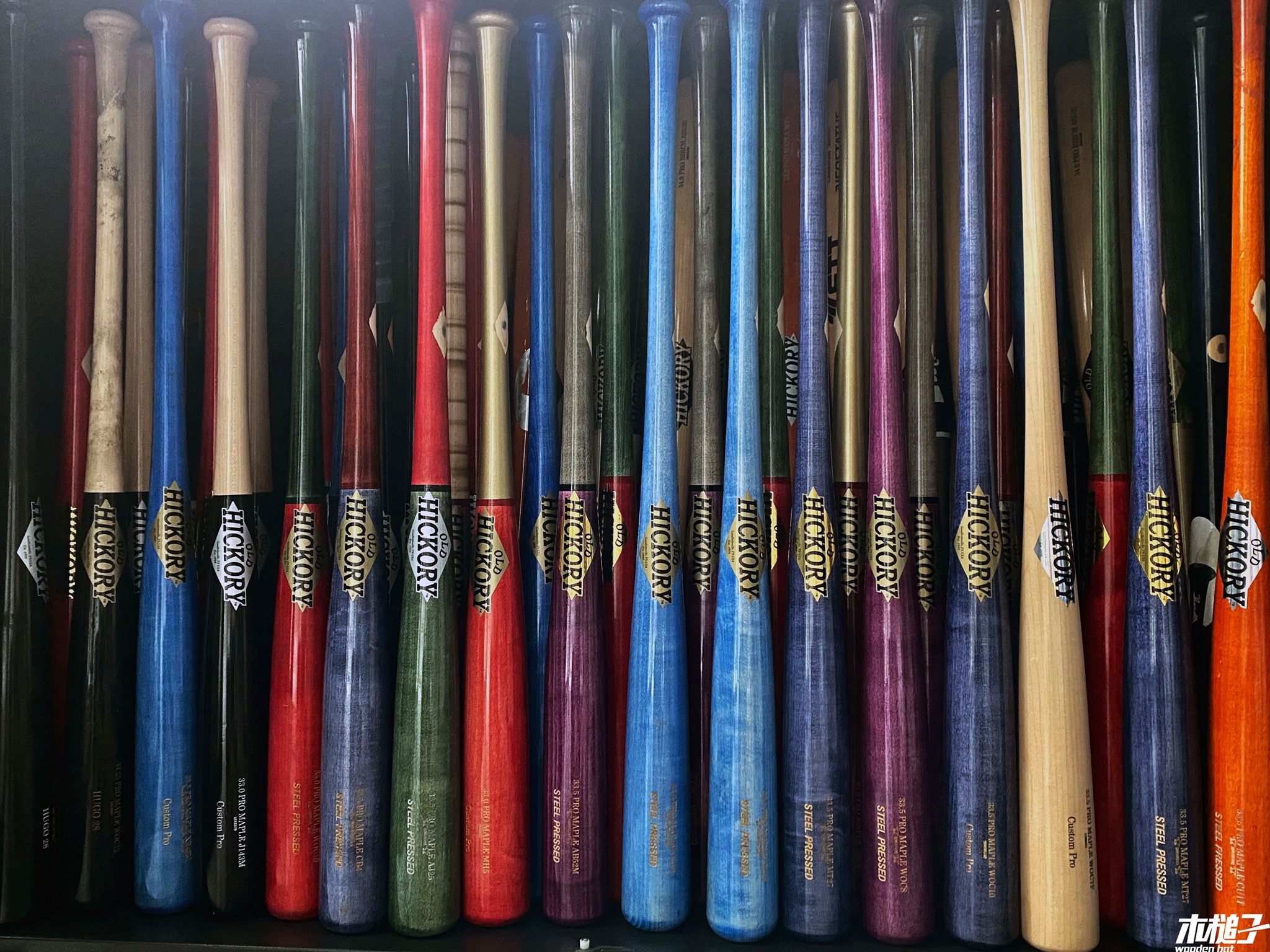 木槌子 Wooden Bat - 【木槌子】 顏色 前陣子有球友跟我說最喜歡的是老胡桃的牛仔藍。... | Facebook