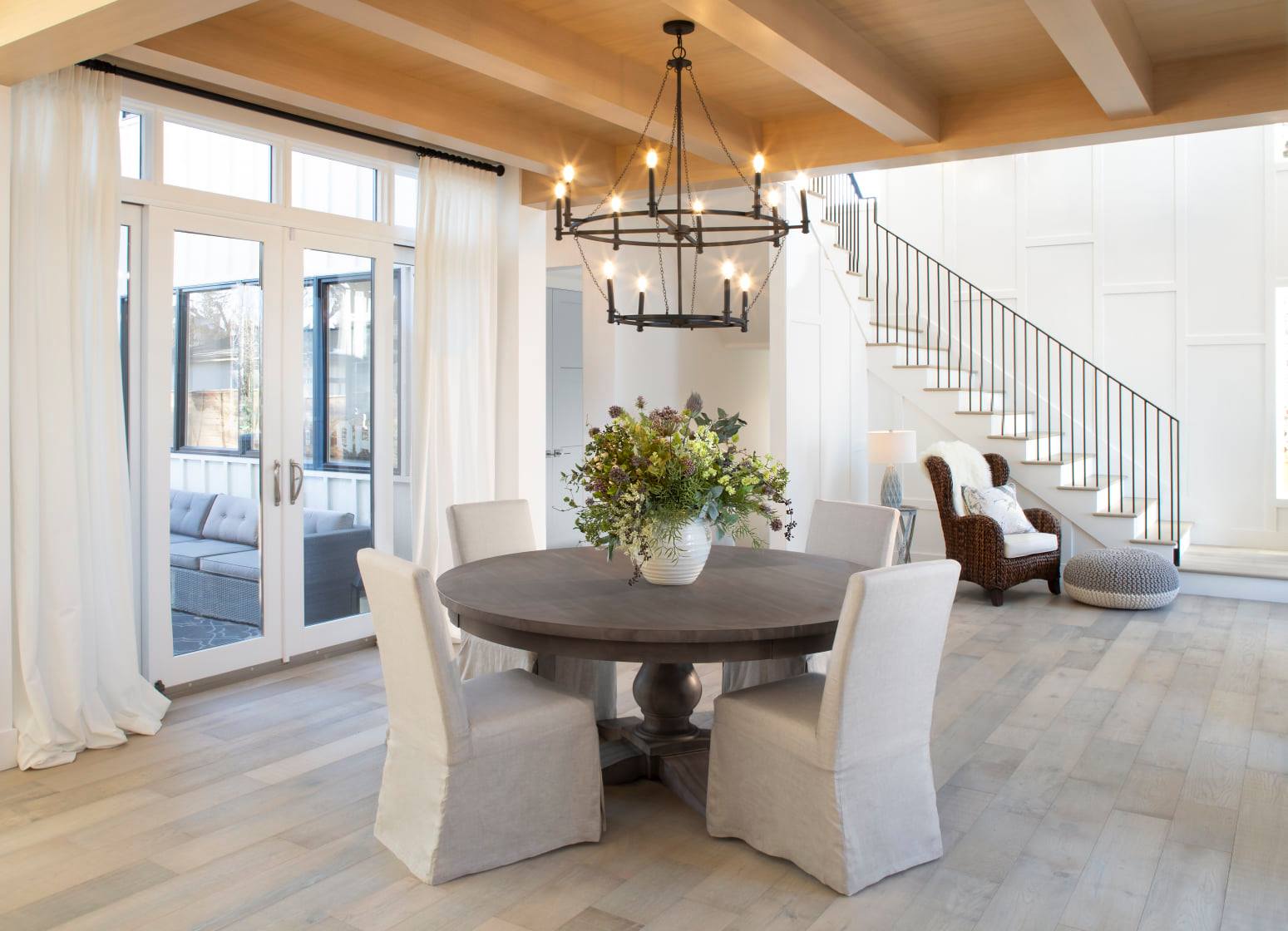 Home Bunch - Modern Farmhouse-style Family Home: Built by...