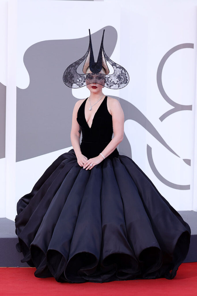 lady gaga dior dress looked elegant in Dior, see more of our favourite celebrity style this week here: https://buff.ly/2OgiA9i shorts-top-deal