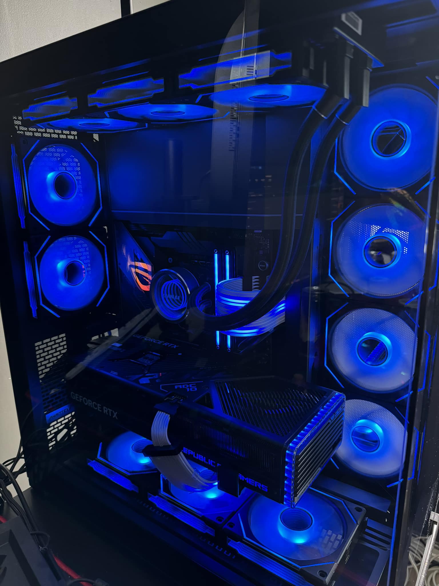 Here is my second build! - i9 14900kf - Asus ROG Strix Z790-F Wifi 