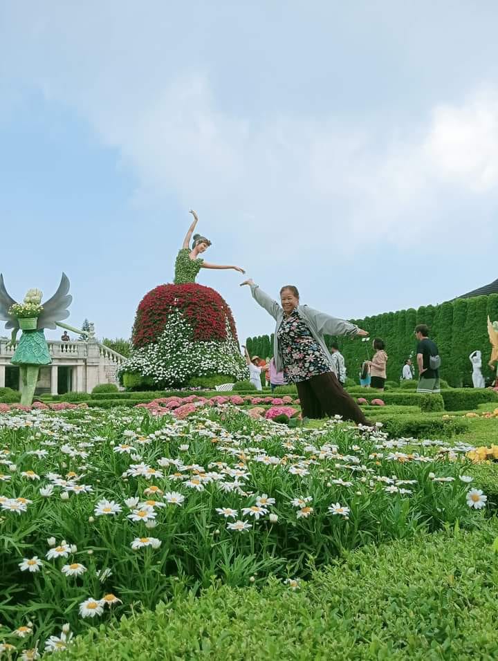 Parinya Phiwkhom