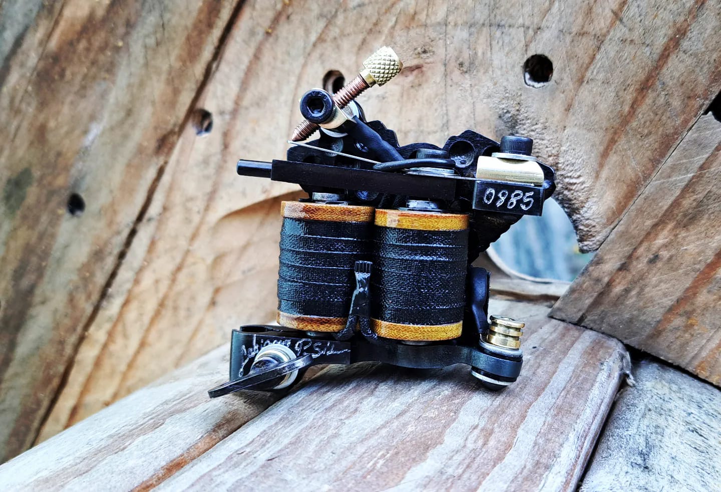 Spaulding and Rogers Tattoo Machine This machine featuring cut