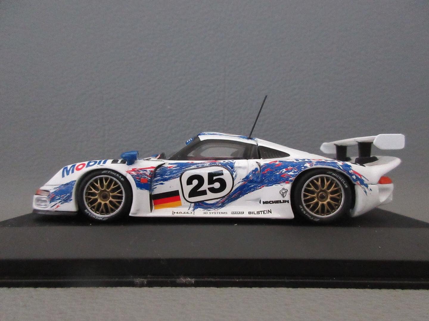 1996 Porsche 911 GT1 Le Mans model