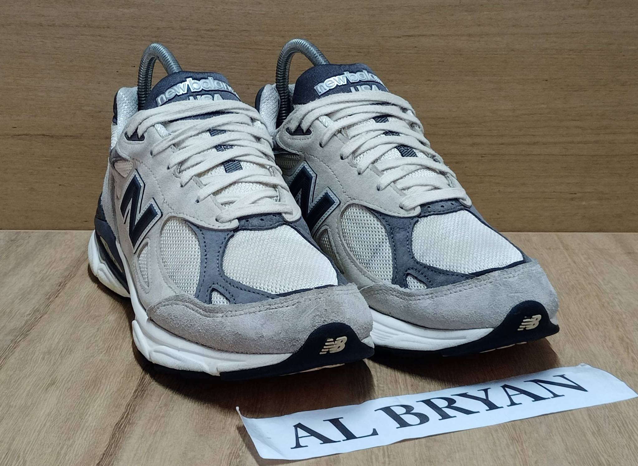 WTS! STEAL 1580 EACH! New Balance MULE M2002RMJ DARK GRAY size on 