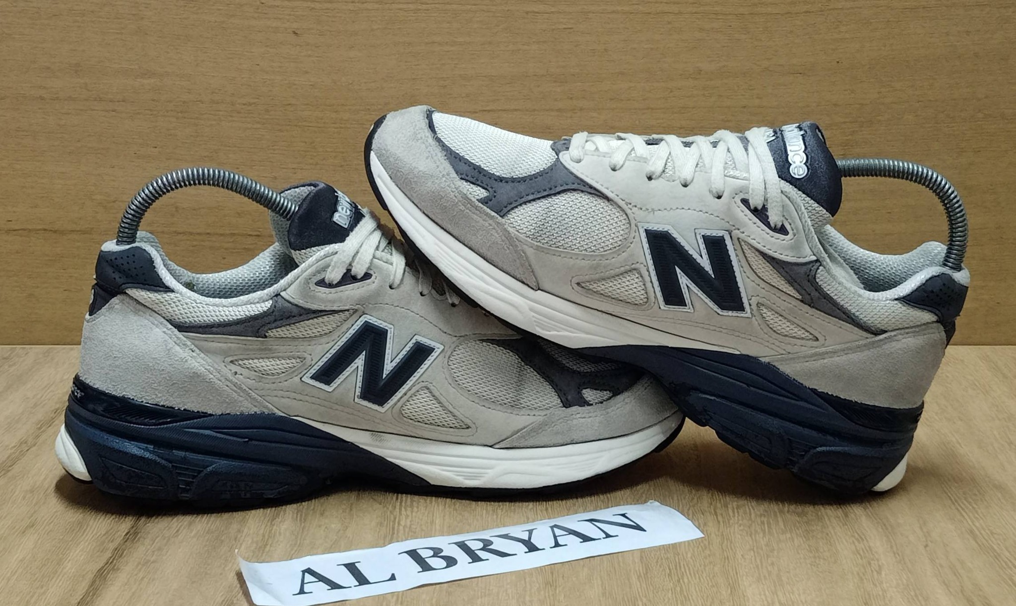 WTS! STEAL 1580 EACH! New Balance MULE M2002RMJ DARK GRAY size on 