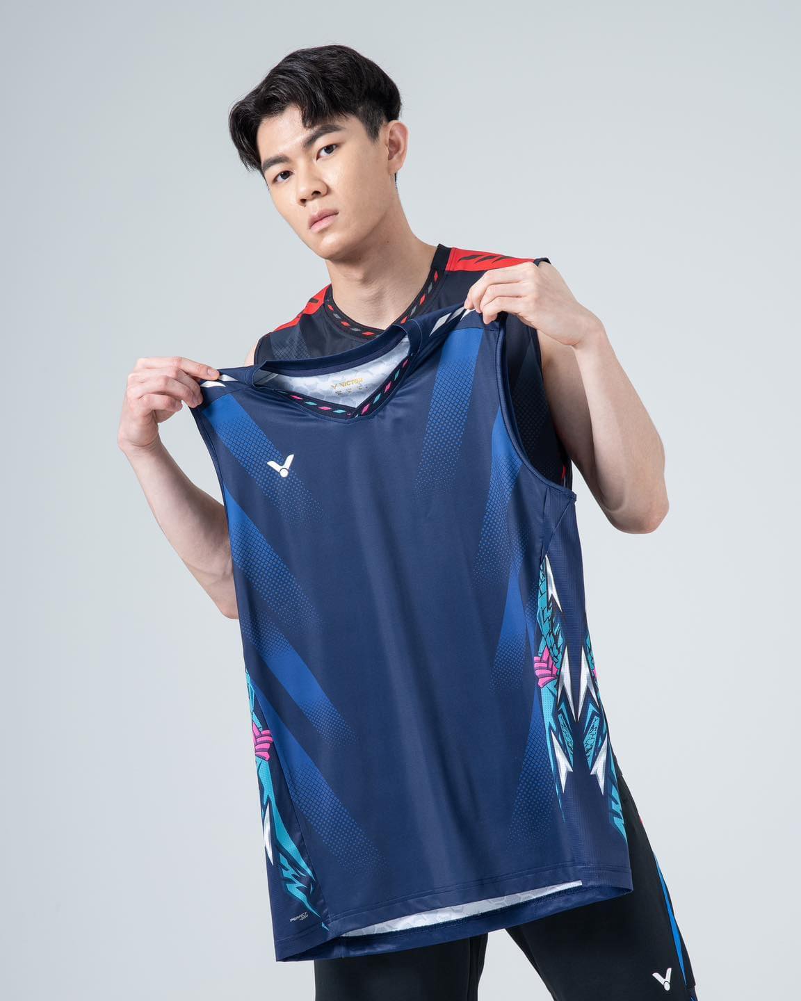 Zoom in on the details of Lee Zii Jia's Tournament Apparel