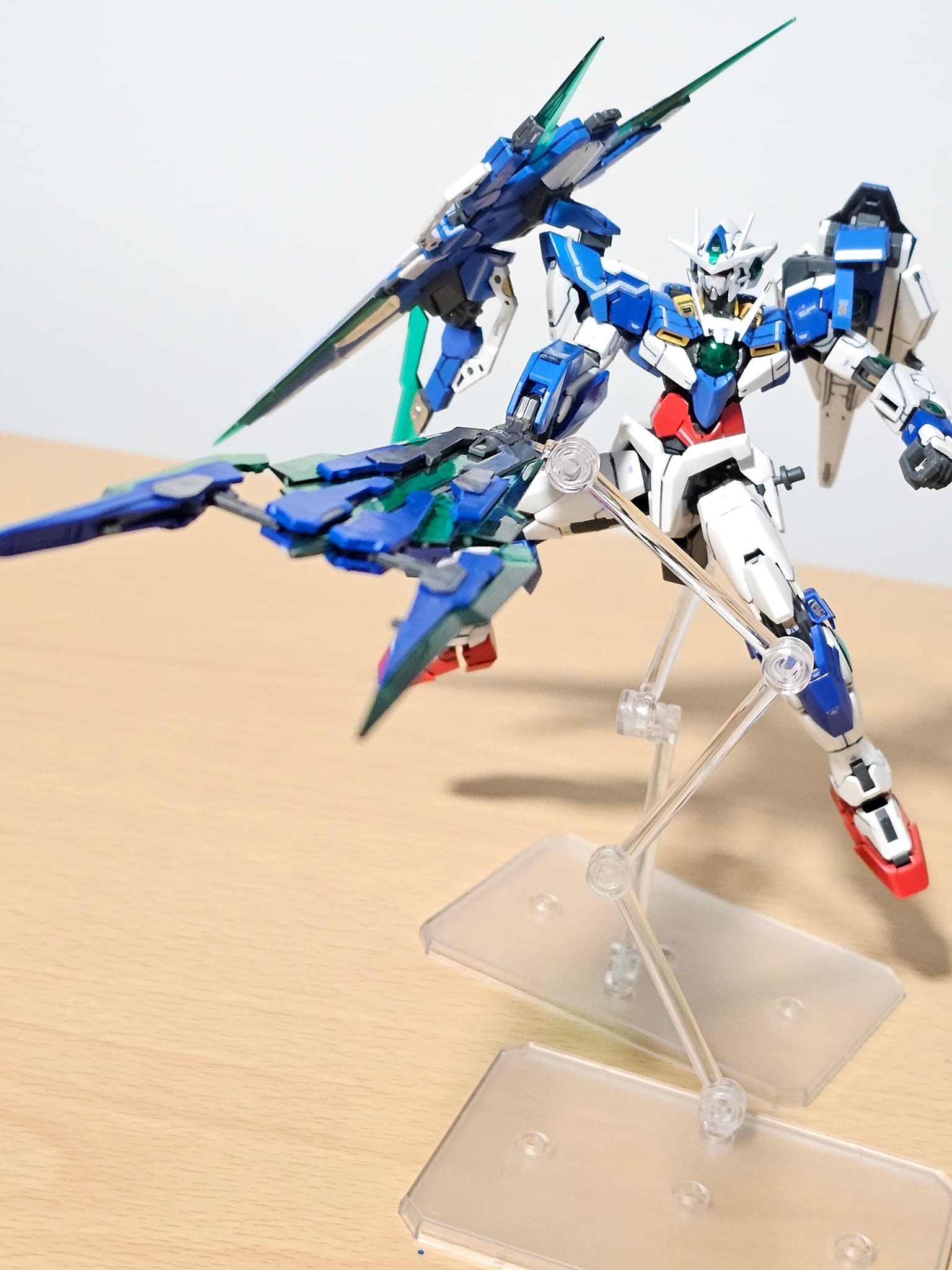 RG Gundam 00 Qan T Full Saber