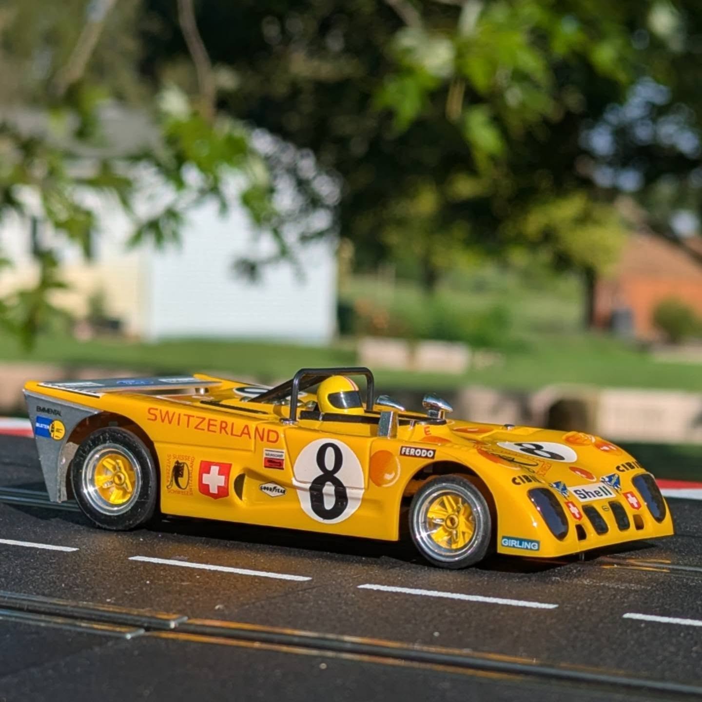 Jo Bonnier waves at Le Mans 1972 in his Lola T280