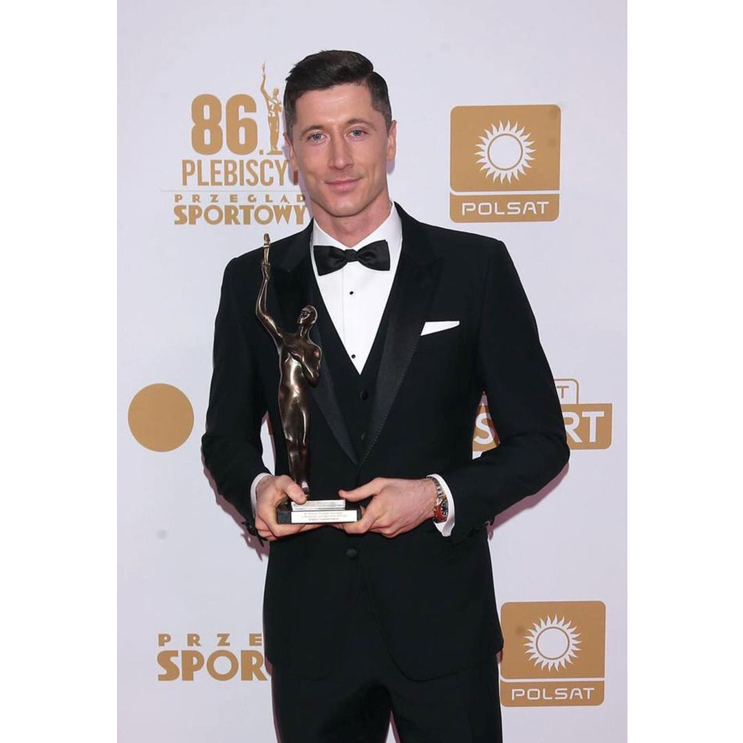 ポーランド出身のサッカー選手 ロベルト・レヴァンドフスキと妻 アナ