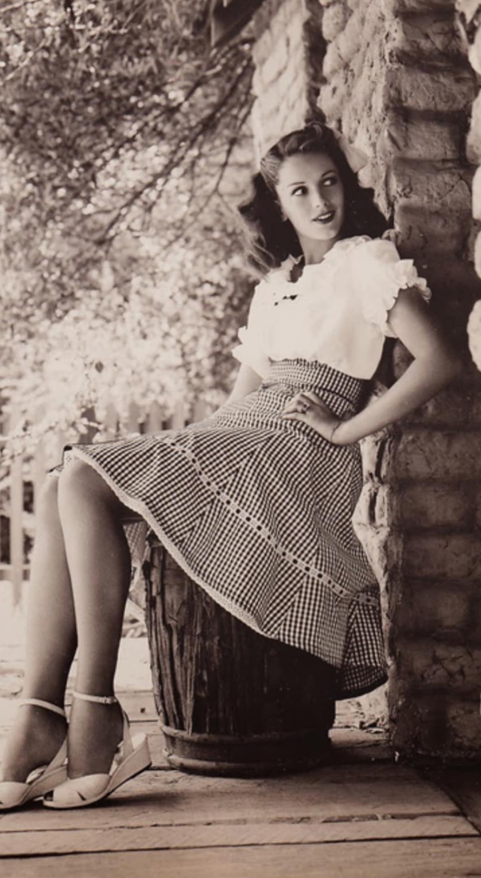 Vintage Snapshots Prove That 40's Women Fashion Is Always Adorable