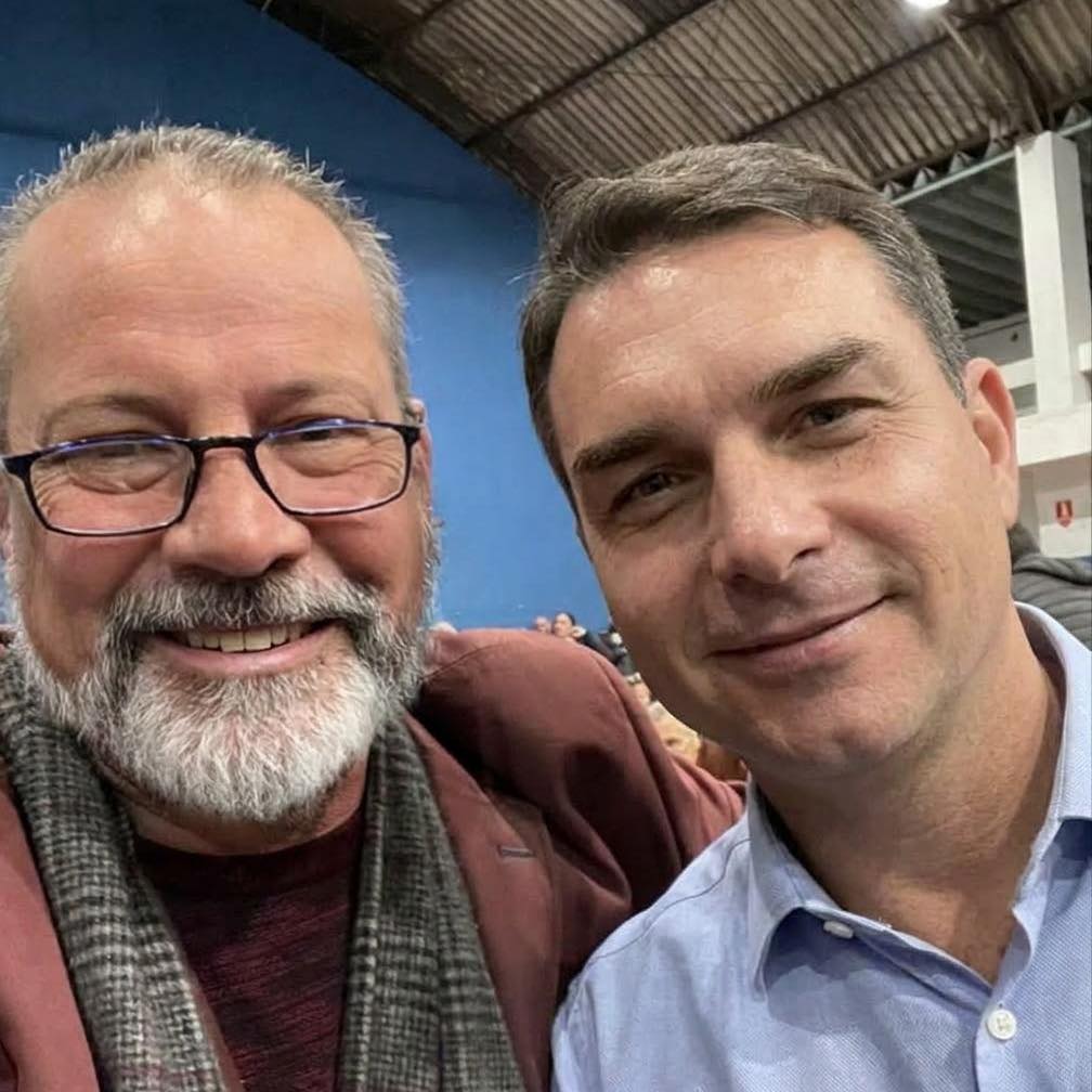 O povo feio esse tal de petista | Marco Lombardi