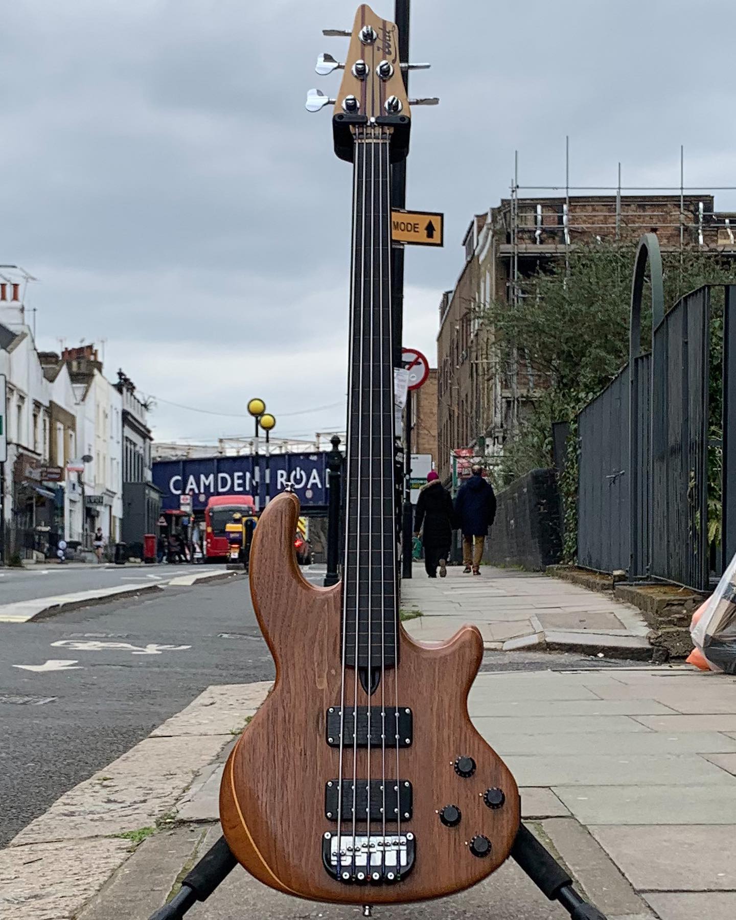 FOR SALE: Wal MK2 Fretless 5 - A seriously great Fretless from 