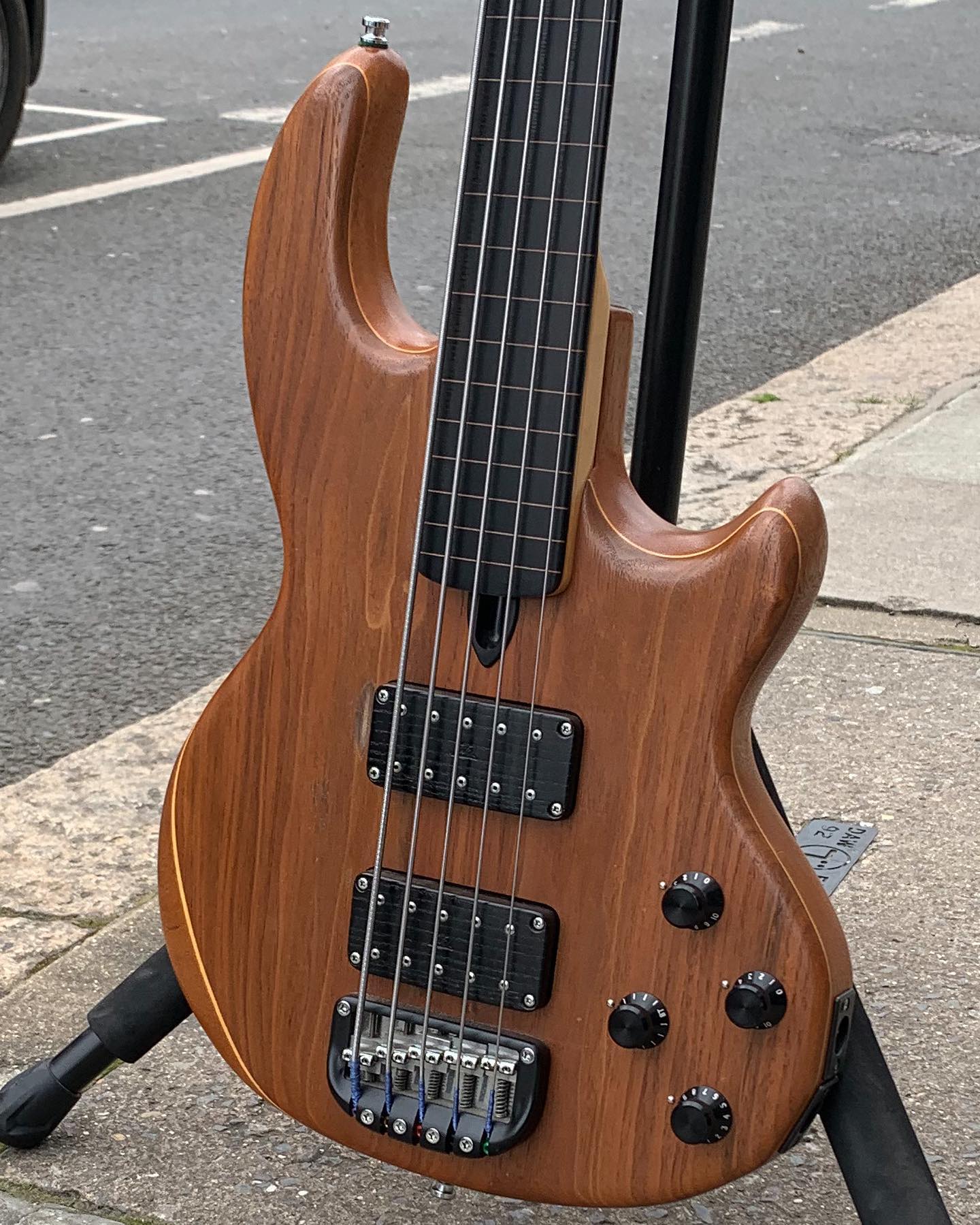 FOR SALE: Wal MK2 Fretless 5 - A seriously great Fretless from 