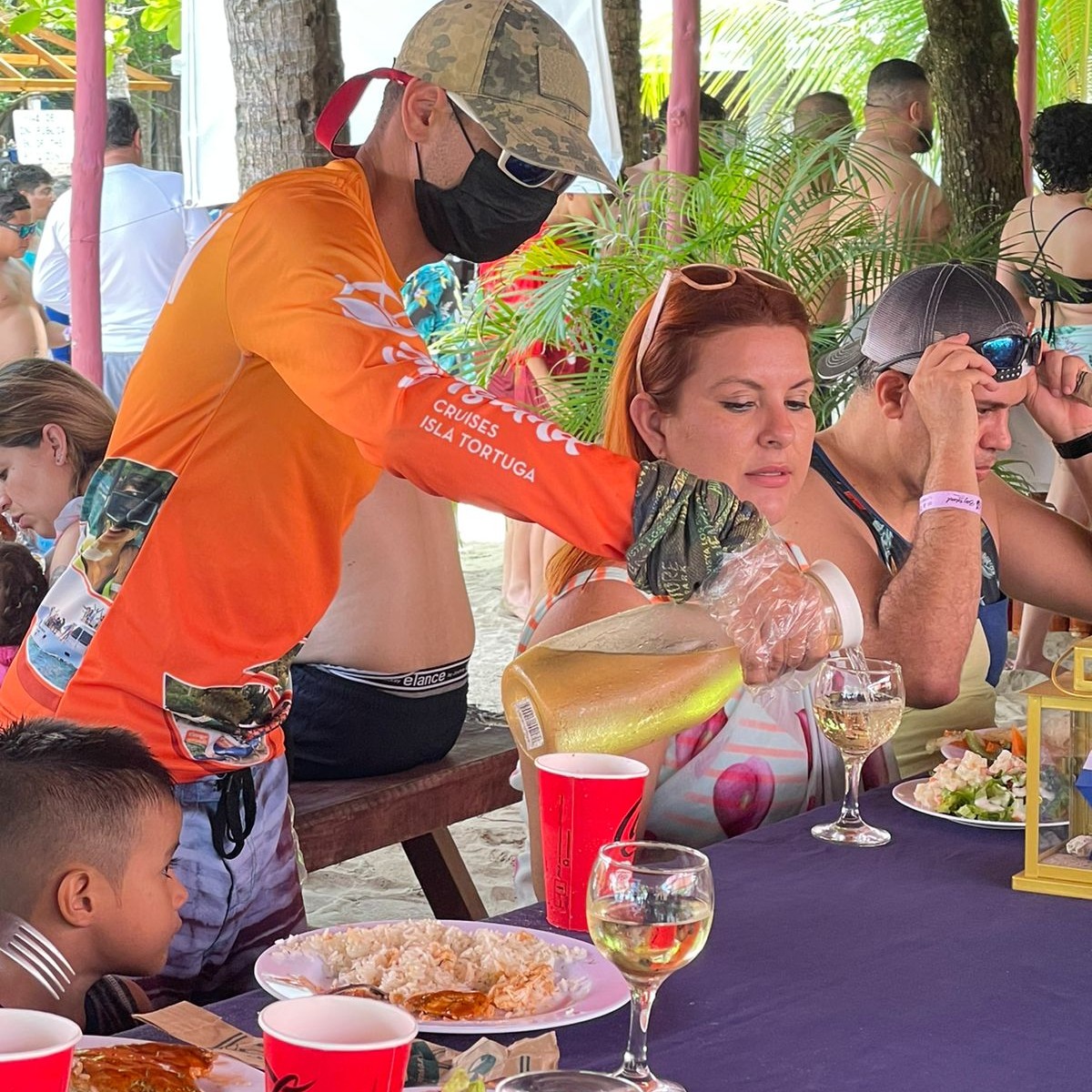 Disfrutando de la #ExperienciaBAY... - Isla Tortuga con BAY | Facebook