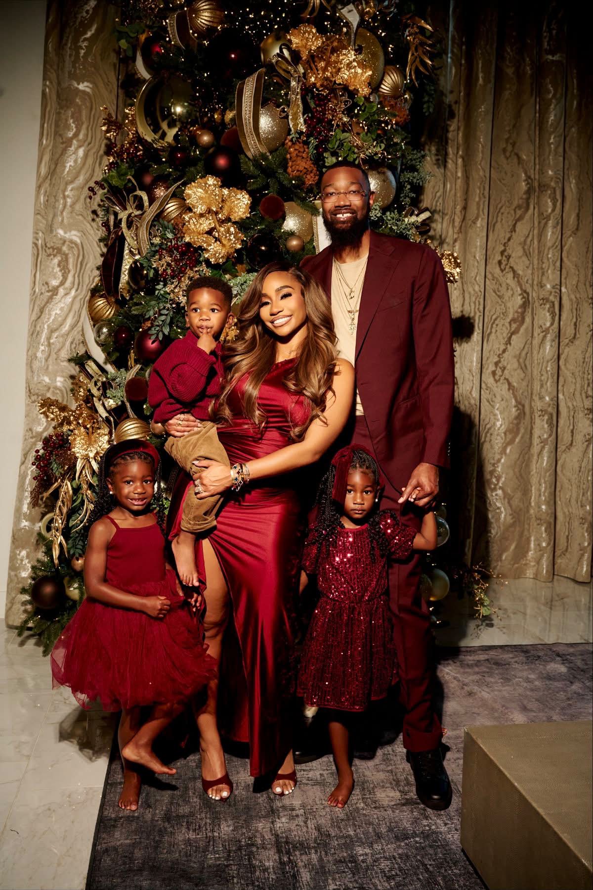 christmas family shoot red dress Photographer in Huntsville/Madison for Photoshoot family christmas photoshoot elegant