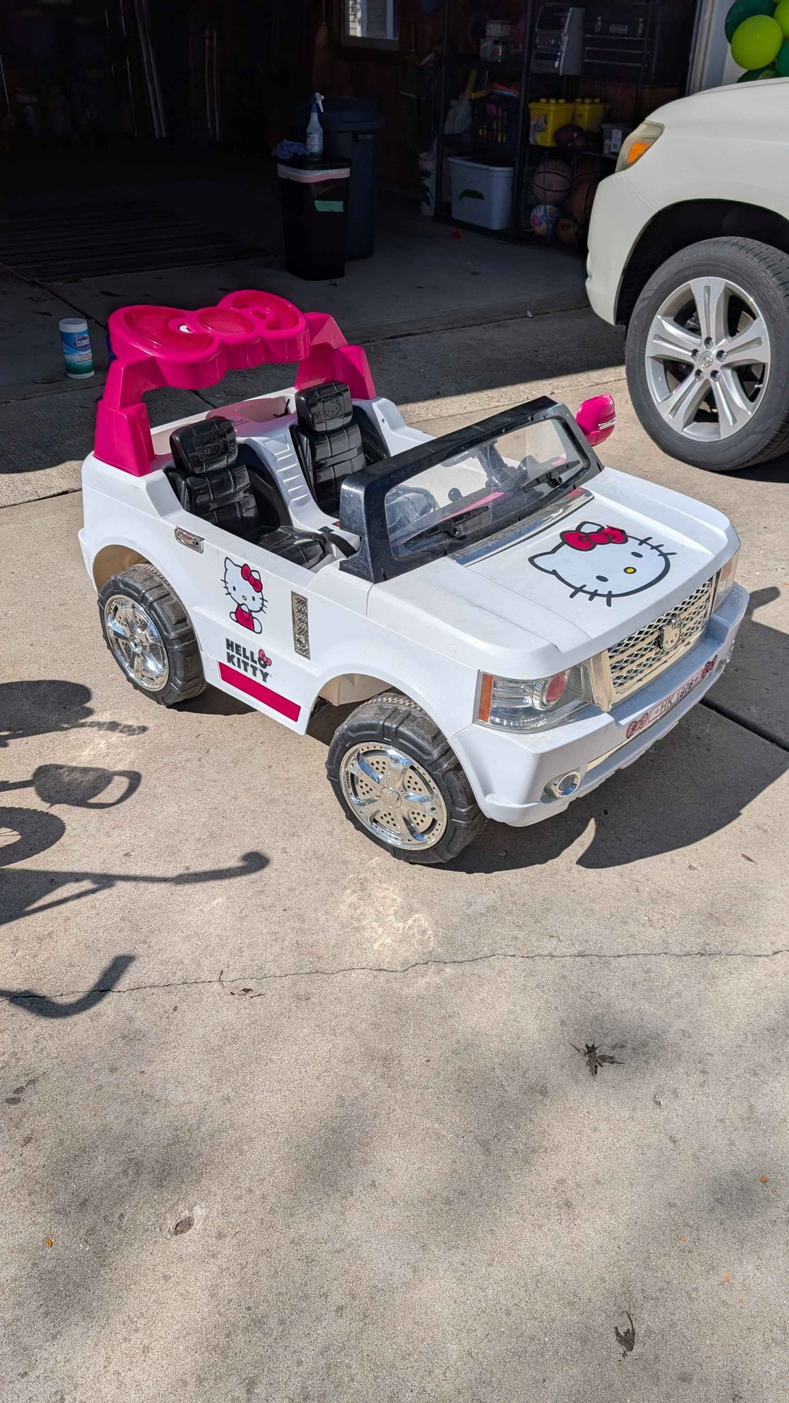 Best HD Pictures about  Hello Kitty Power Wheel  with No AI Images