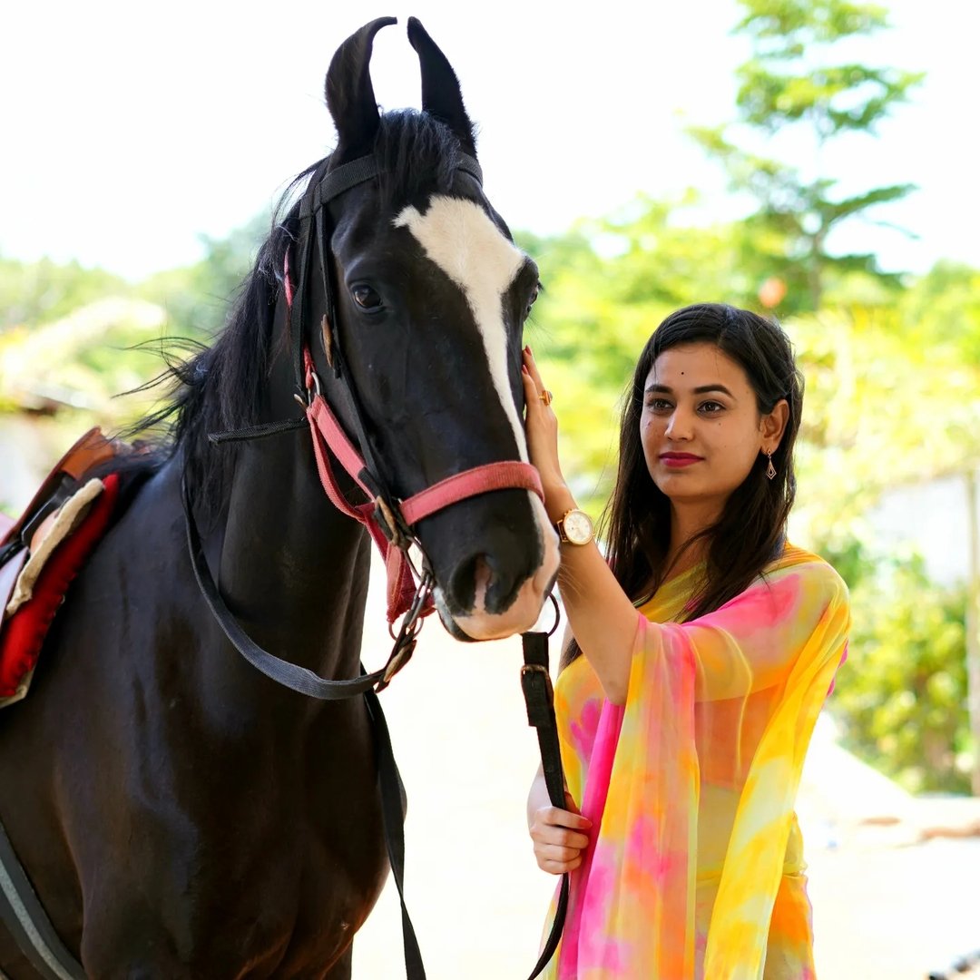 Adv Rashika Rathore