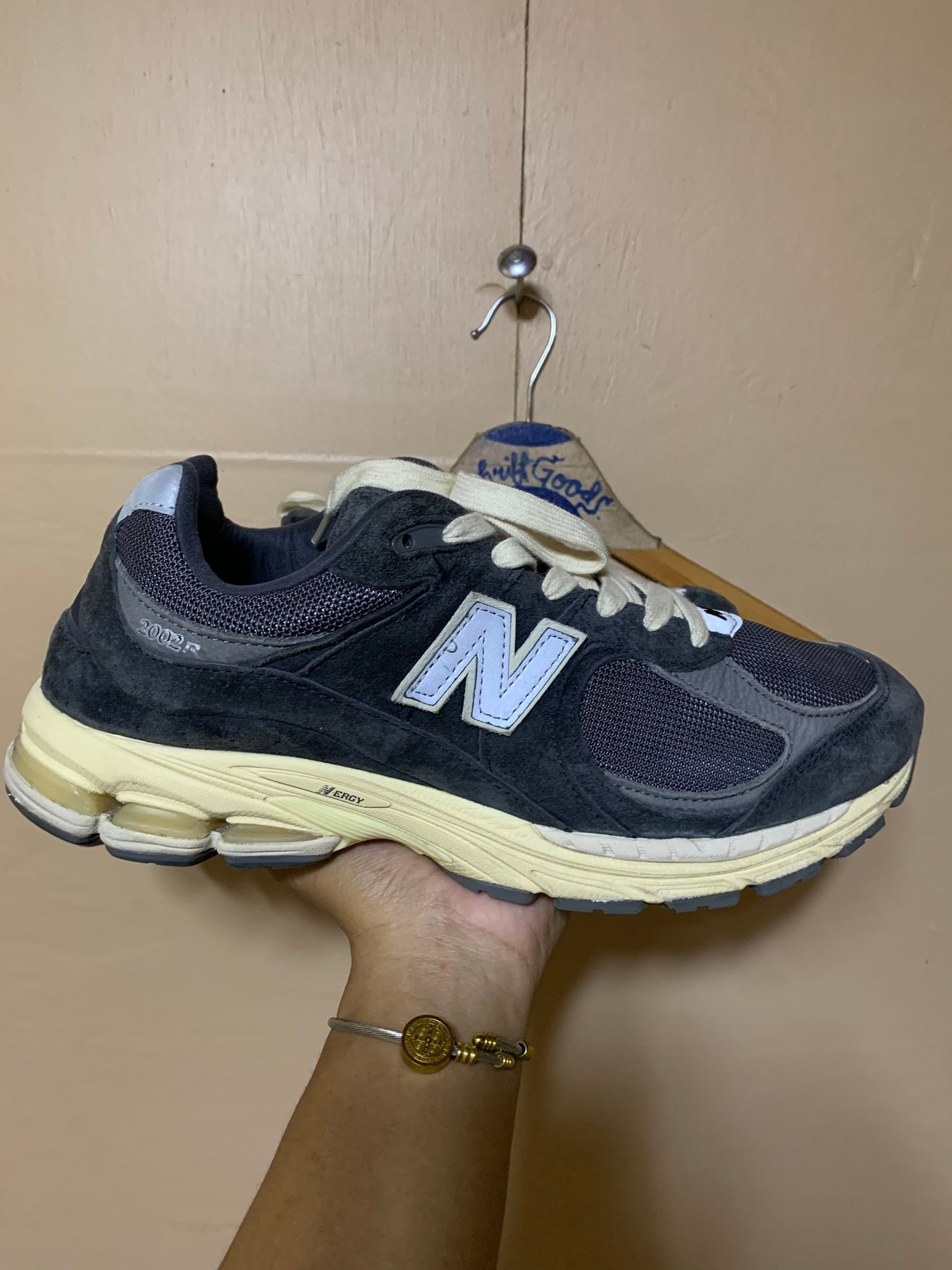 NEW BALANCE 2002R GREY/PHANTOM SUEDE AND MESH SNEAKER?