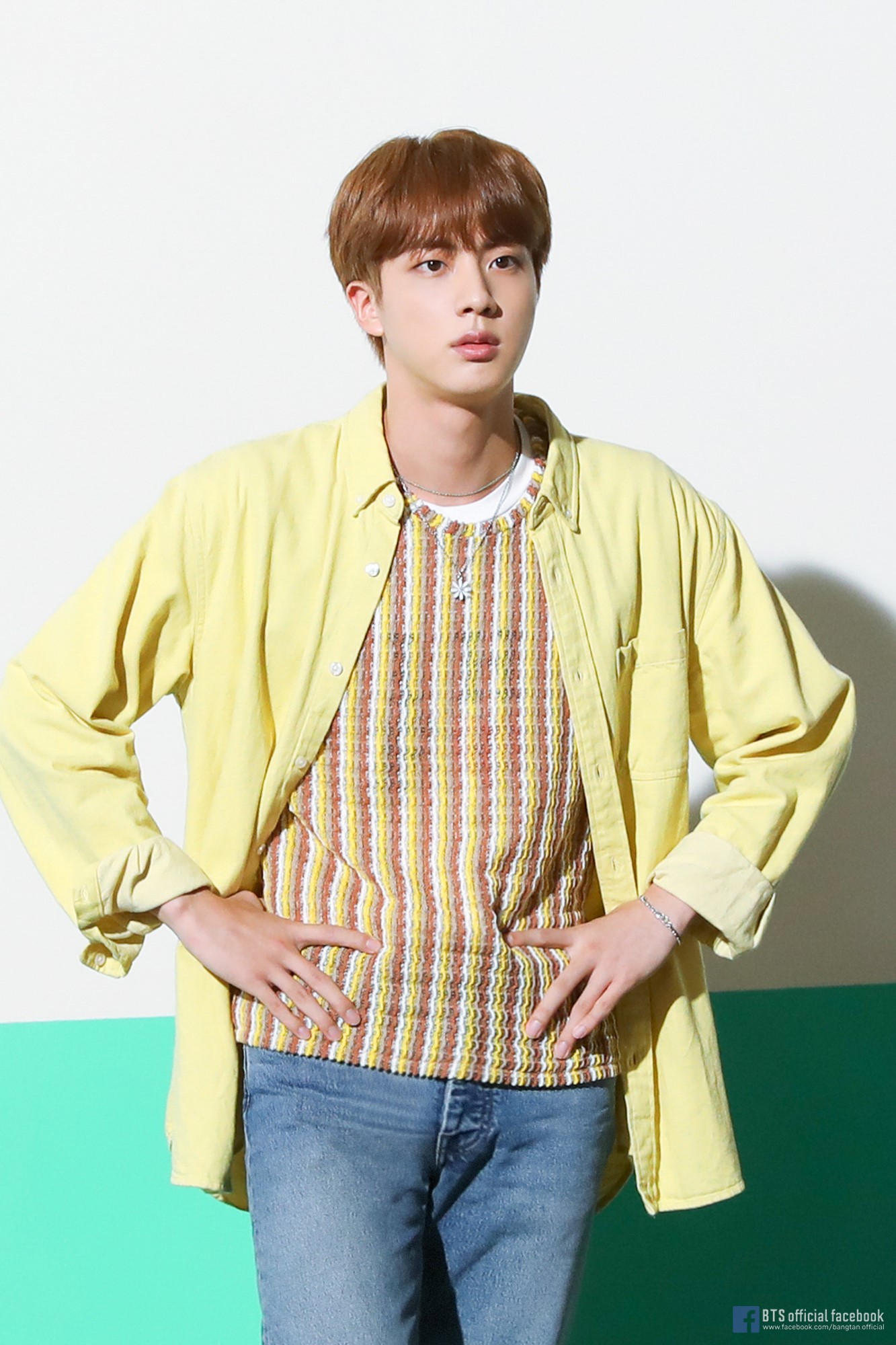 BTS (방탄소년단) - BTS (방탄소년단) added a new photo.