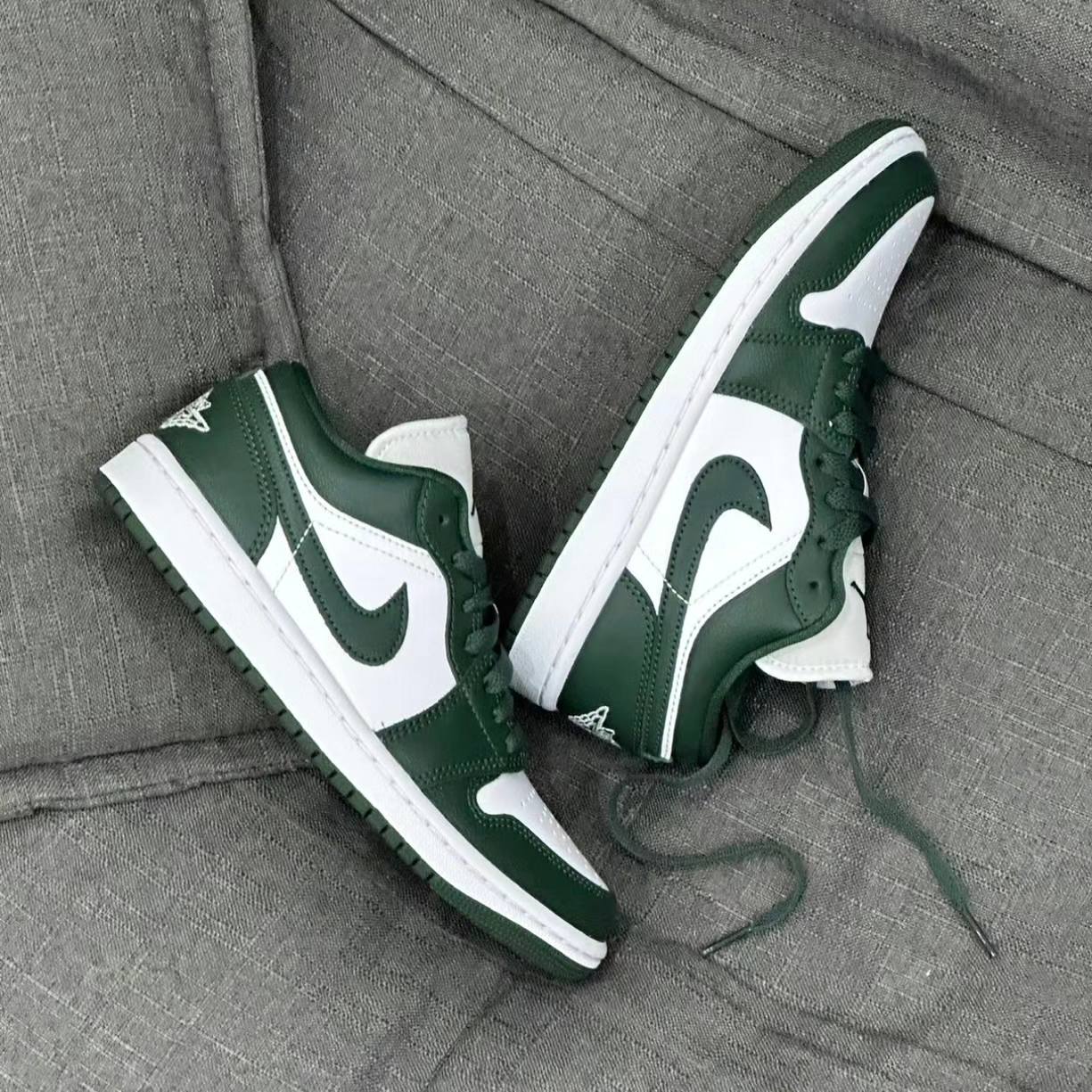 Air Jordan 1 Low “Galactic Jade” Condition : Brand New With Box 
