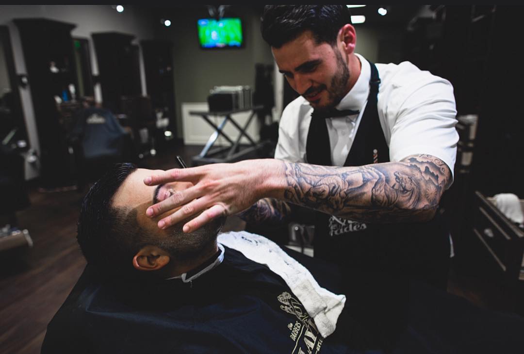 Hairdressing &BarberSupplier Mythus - Great clipper charging dock for ...