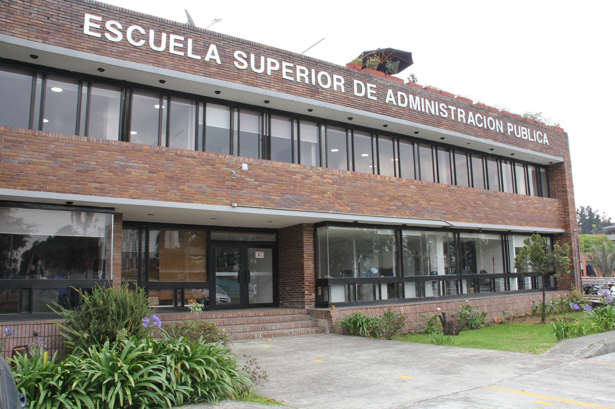 ¡Conoce... - Escuela Superior de Administración Pública - ESAP