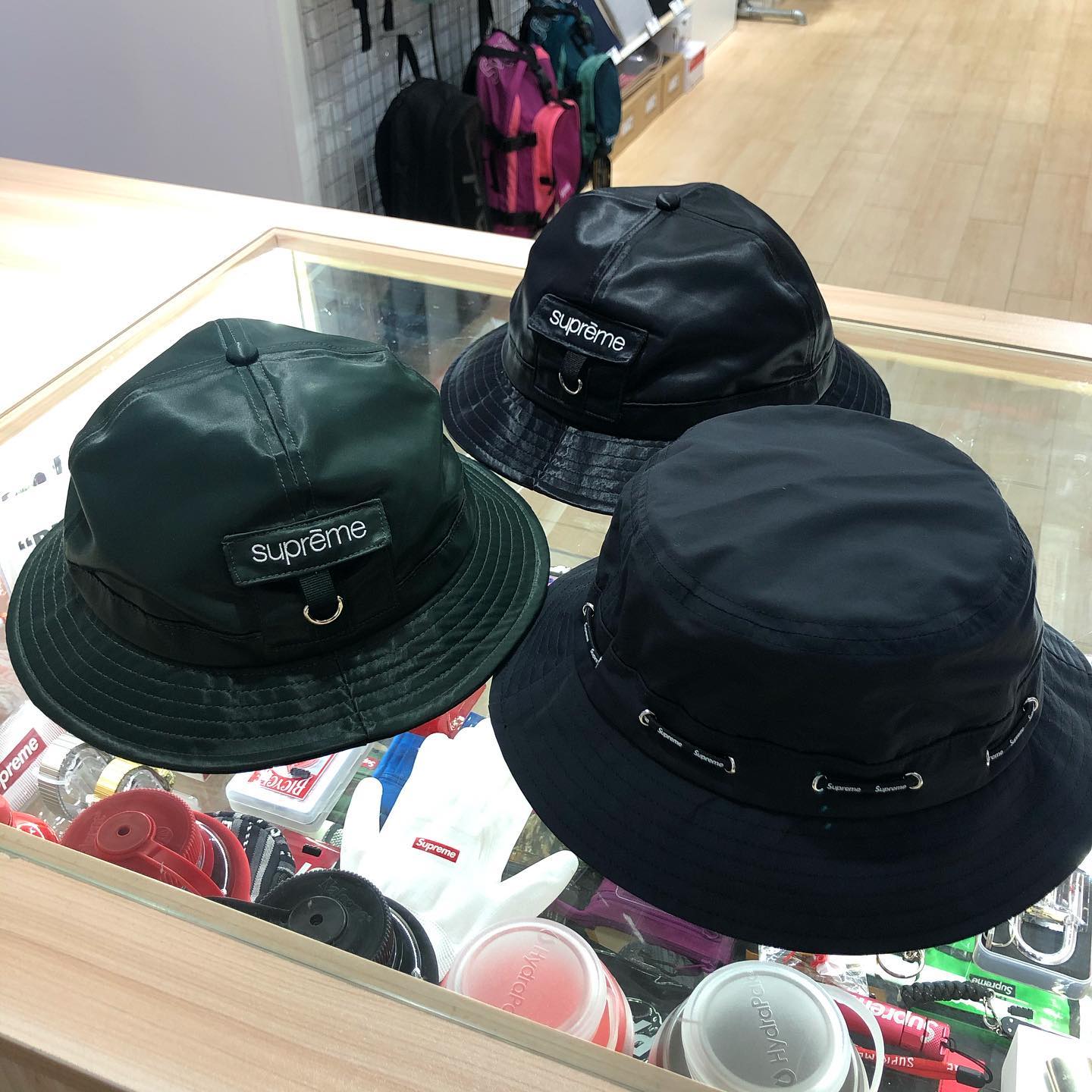 帽子 Supreme Cordura Pocket Bell Hat Supreme Cordura Pocket Bell Hat Color: Black / Olive HKD 780
