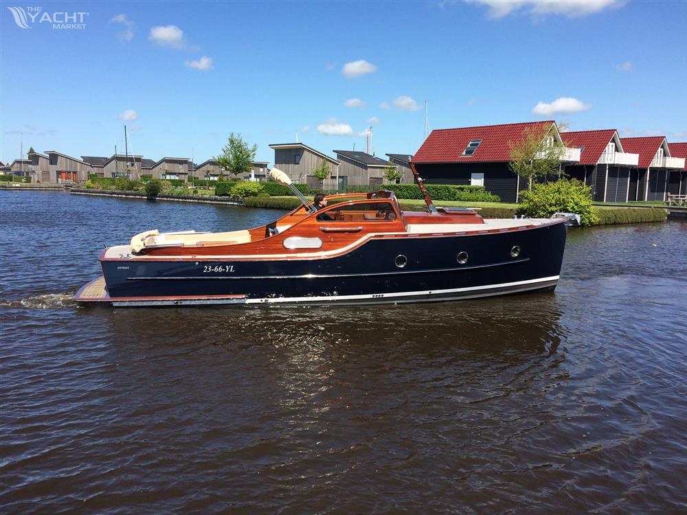 TheYachtMarket - Live the Dream with Rapsody R32 Classic