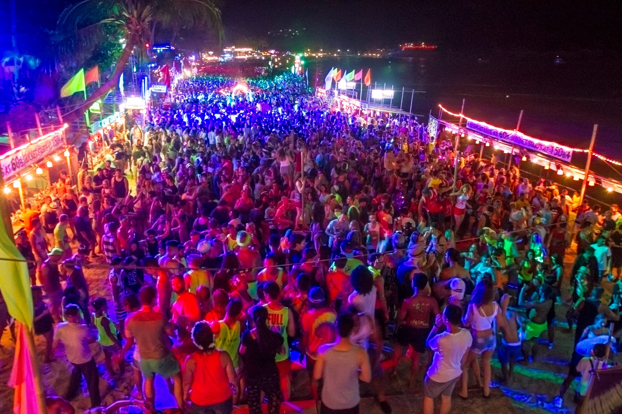 Bookmyfullmoon.com - The New Warm Up Party will take place the saturday ...