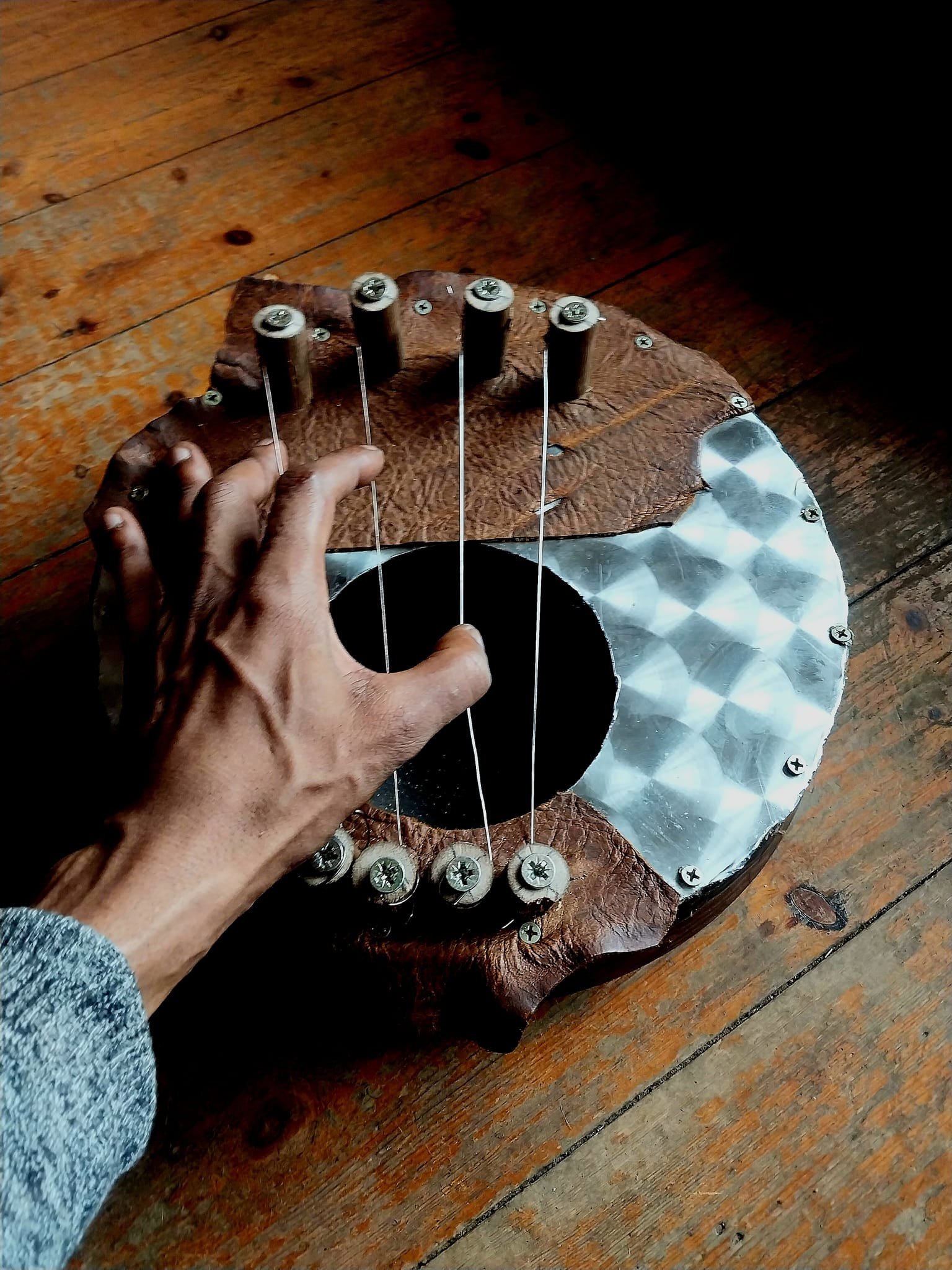 Q7 - Ma |Xoah The //Gwashi the San 4 string pluriarc...