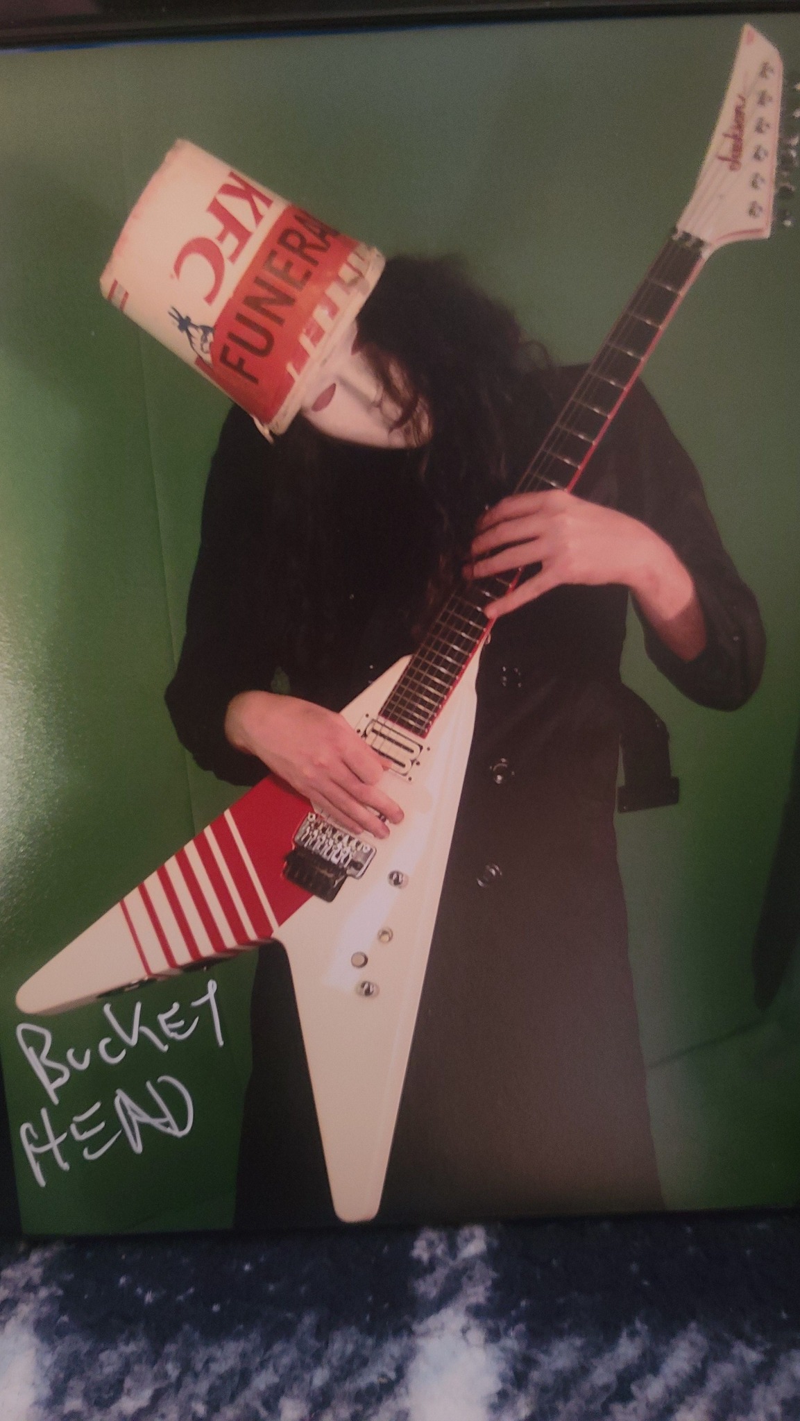 Buckethead has added multiple signed CDs to his Pike website